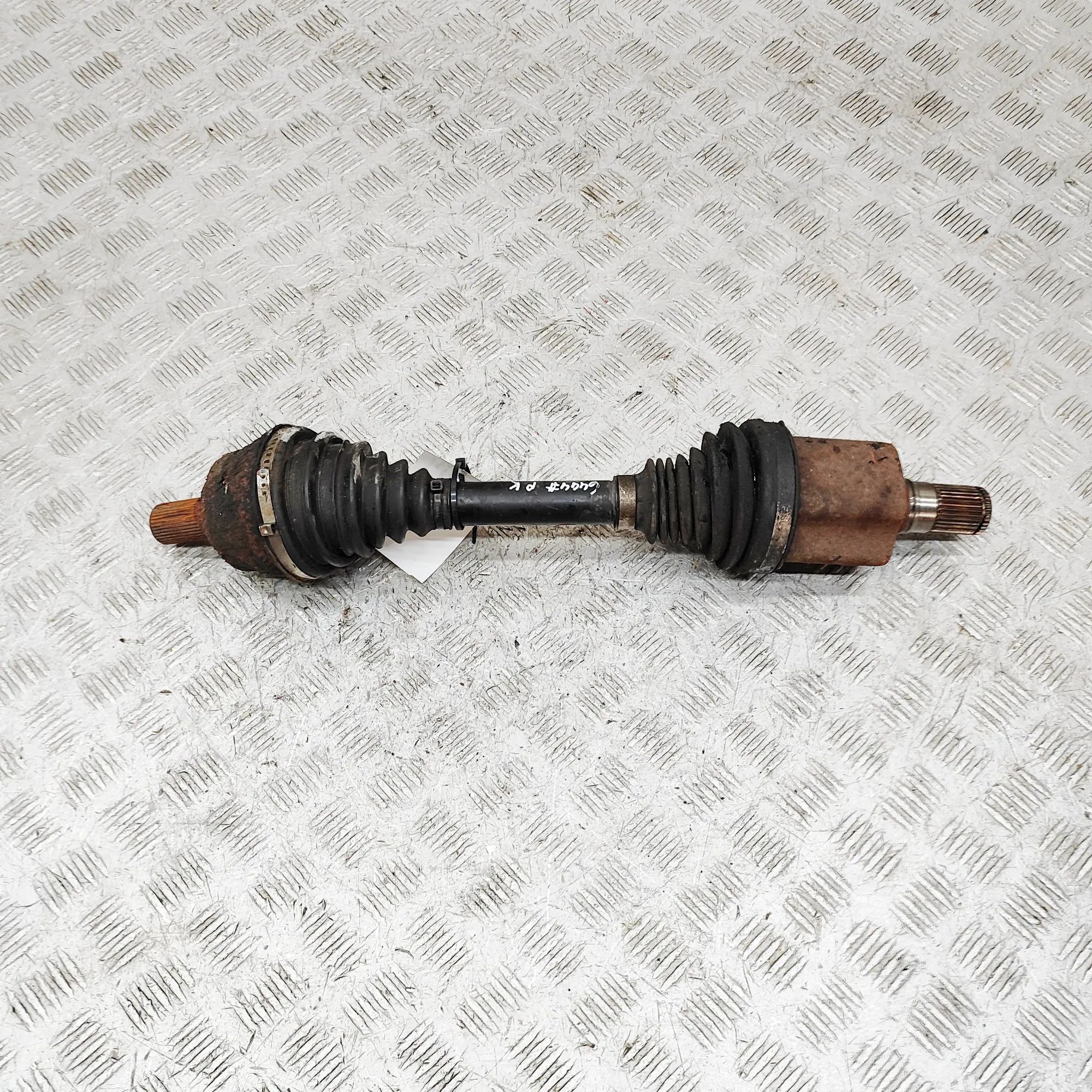 Volvo V40 Front Left Driveshaft Front Left Driveshaft — VOLVO V40 (Hatchback) (...