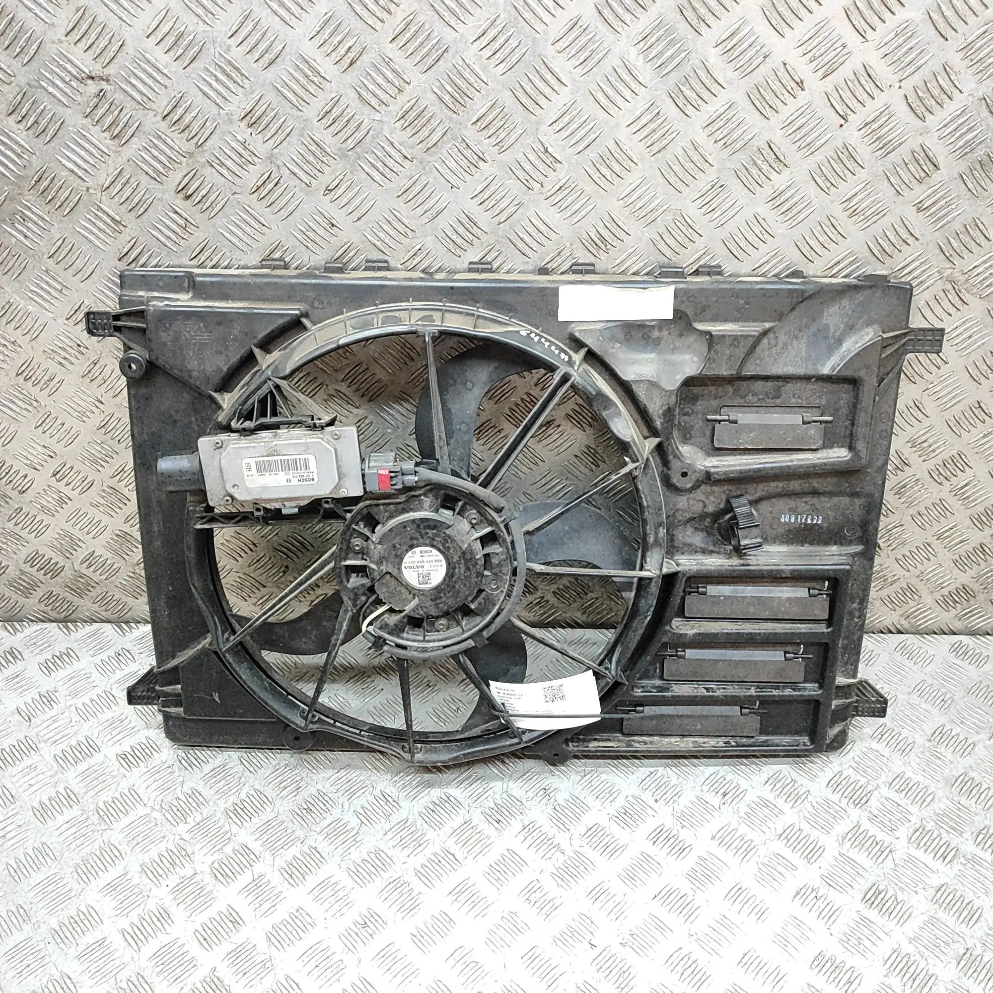 Volvo V40 Engine Cooling Fan Shroud Engine Cooling Fan Shroud — VOLVO V40 (Hatchbac...