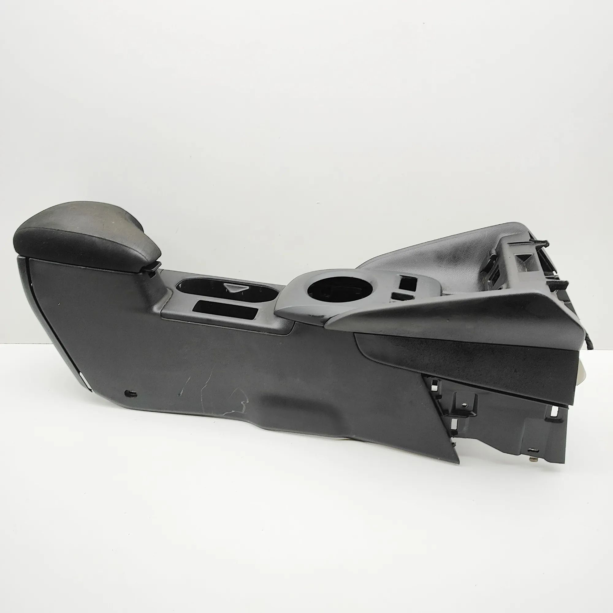 Nissan Leaf center console center Console — NISSAN LEAF (ZE1) (2017-...) —...