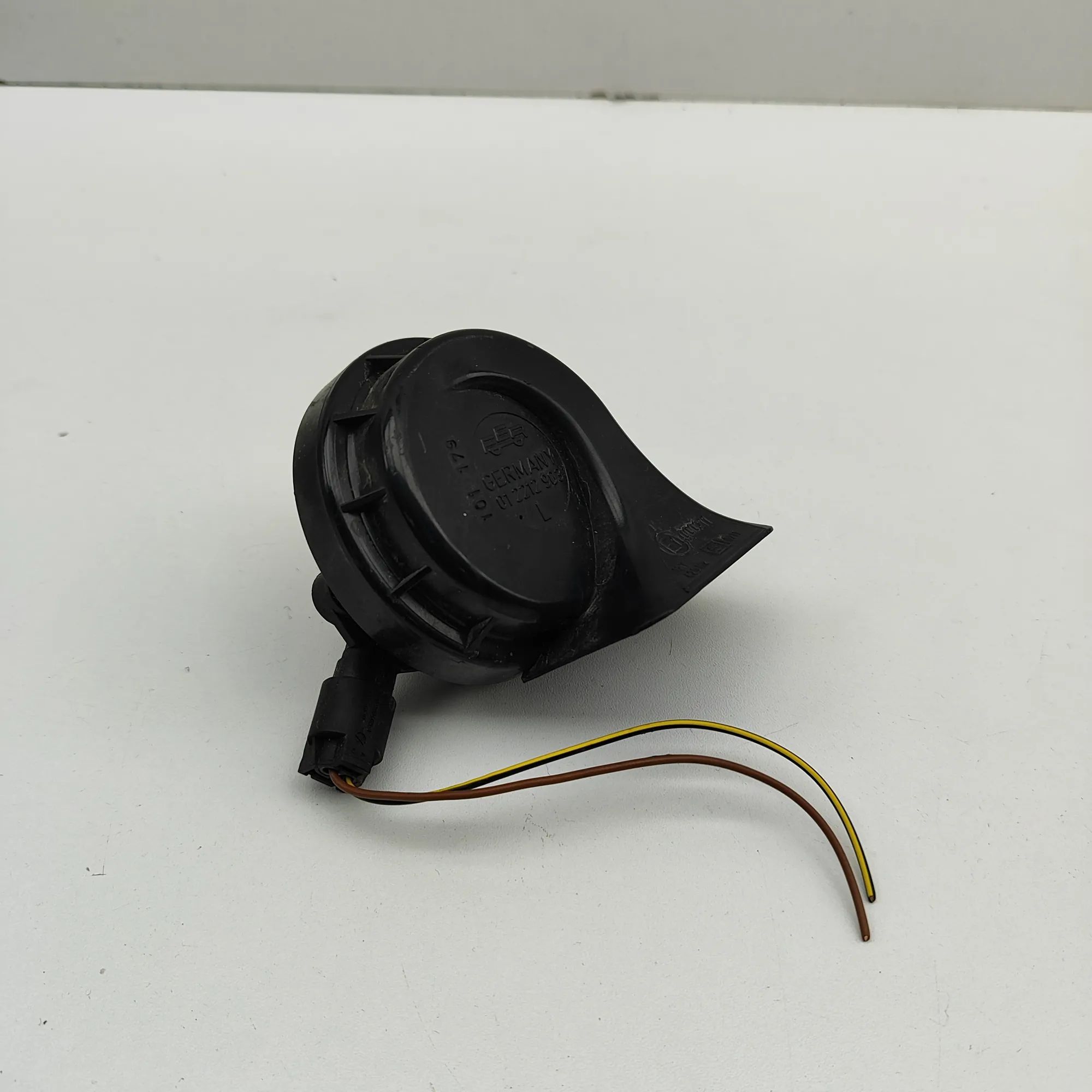 Porsche 911 (996) Horn signal Horn signal — PORSCHE 911 (Cabrio 996) (1998-20...