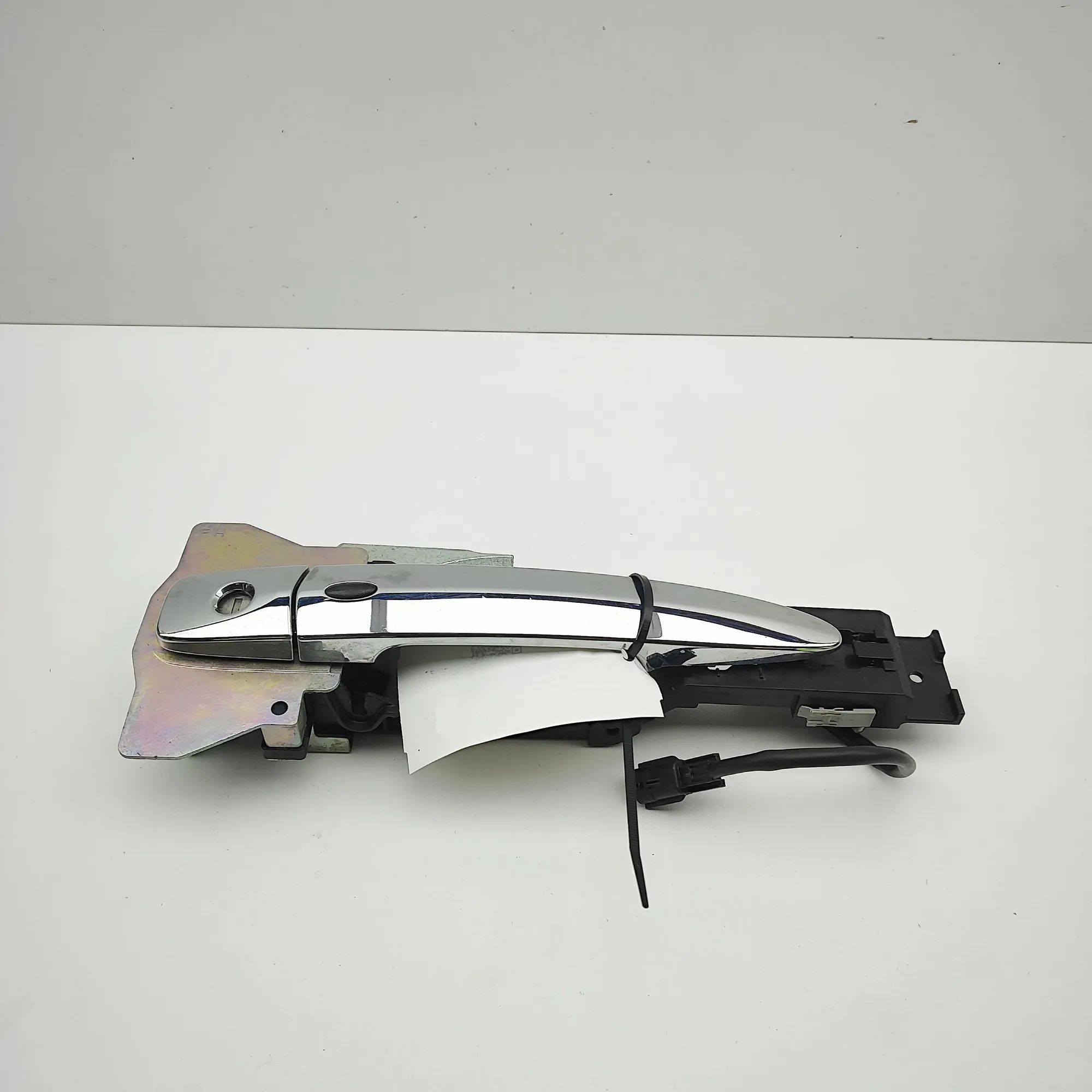 Nissan Leaf Exterior door handle — front right Exterior door handle — front right — NISSAN LEA...
