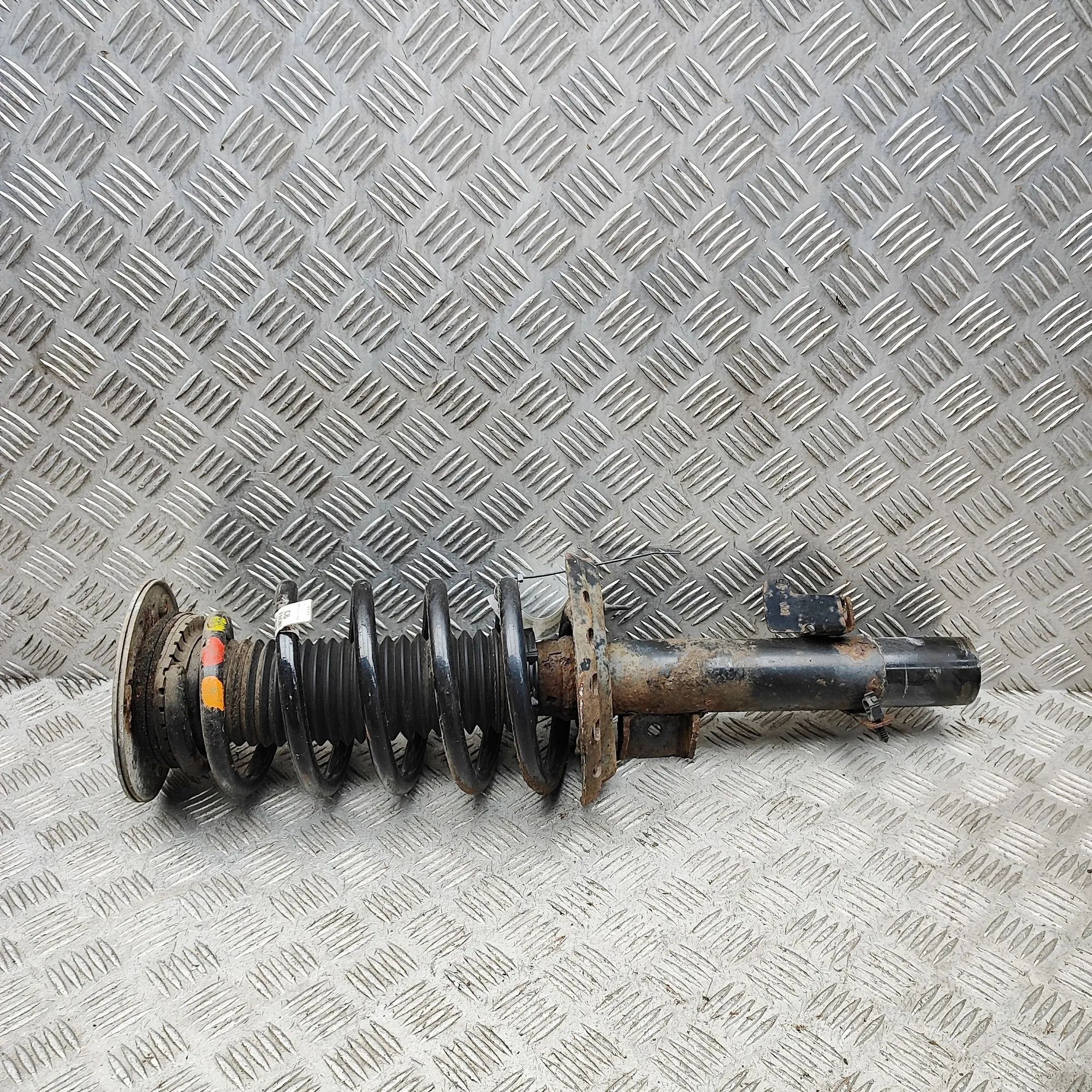 Land Rover Discovery Sport Shock absorber — front right Shock absorber — front right — LAND ROVER DISCO...