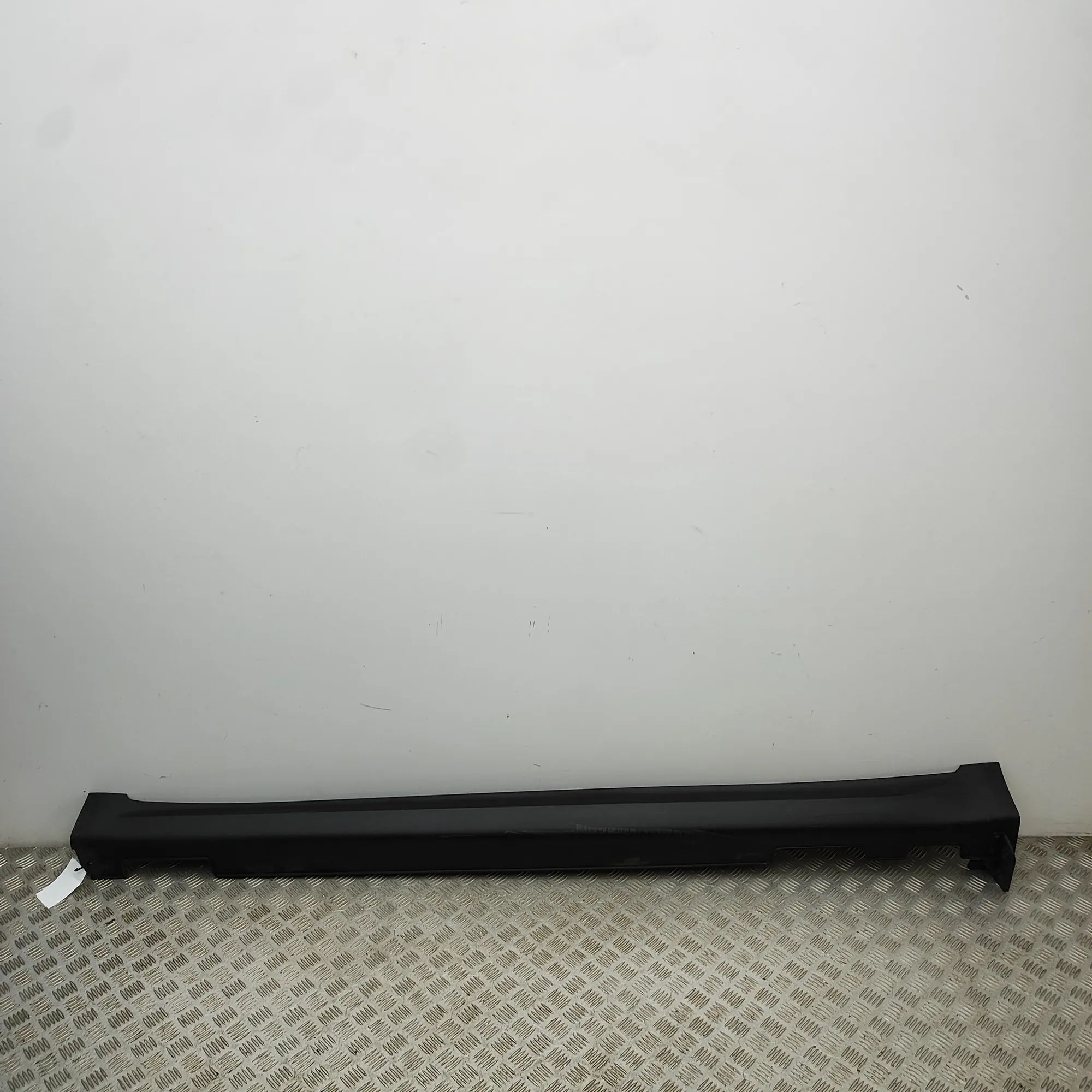 Kia Niro Left Side Plastic Sideskirt Cover Left Side Plastic Sideskirt Cover — KIA NIRO (2...