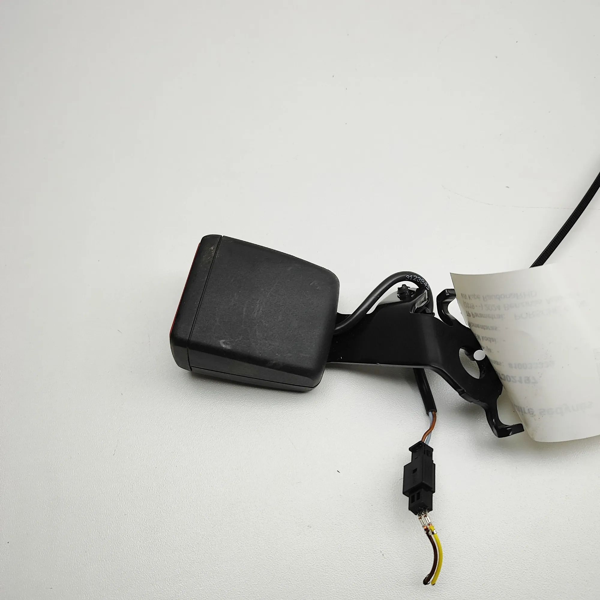 Porsche 911 (992) Seat belt buckle — rear left Seat belt buckle — rear left — PORSCHE 911 (992...