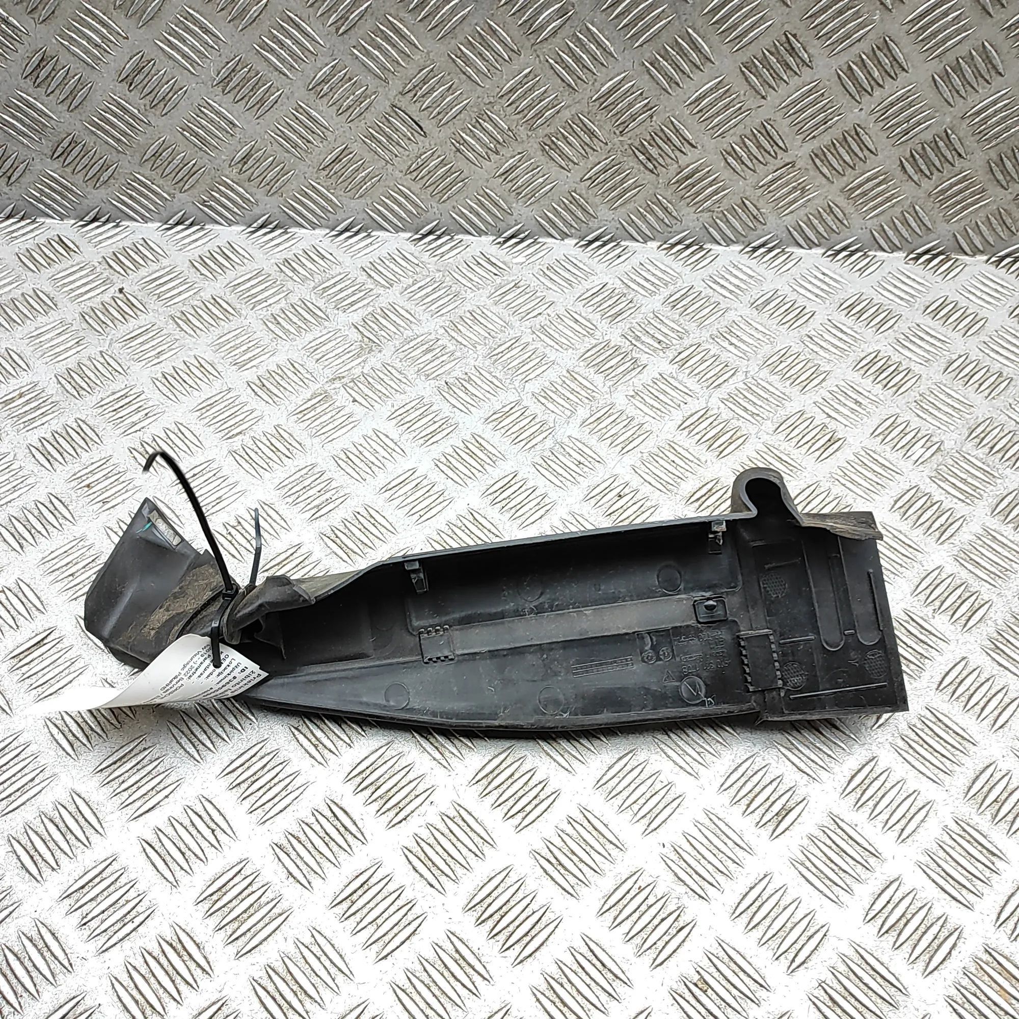 Porsche Cayenne Plastic fender panel — front right Plastic fender panel — front right — PORSCHE CA...