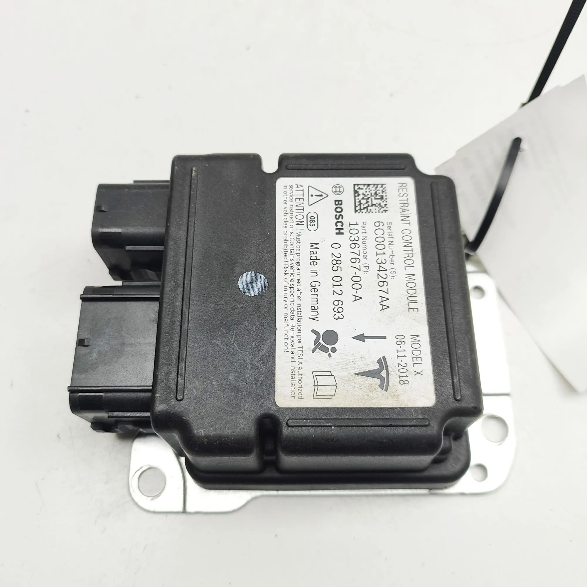 Tesla Model X SRS Control Unit SRS Control Unit — TESLA MODEL X (2013-...) — 1...