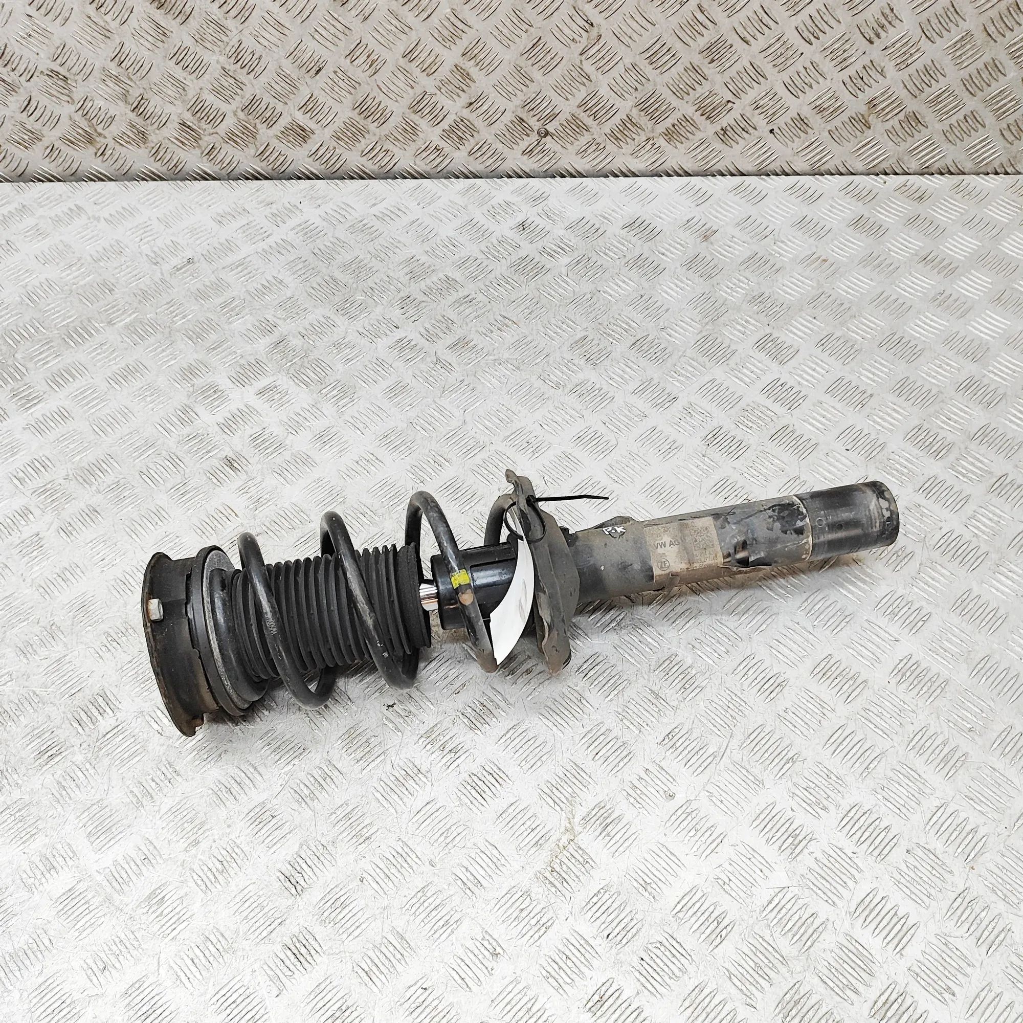 Volkswagen Arteon Shock absorber — front left Shock absorber — front left — VW ARTEON (3H7) (...