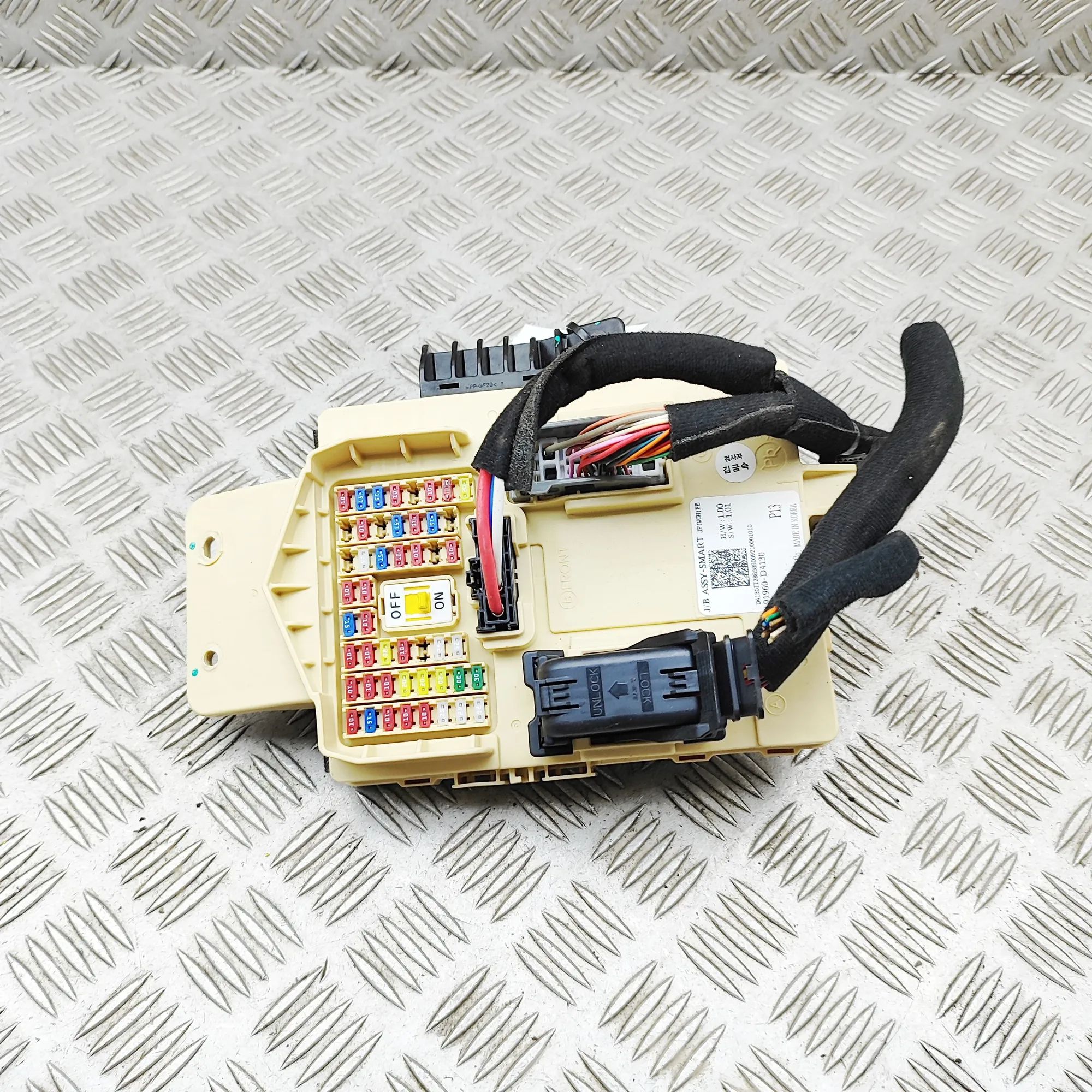 Kia Optima (JF) Fuse Box Module Fuse Box Module — KIA OPTIMA (Sportswagon) (201...