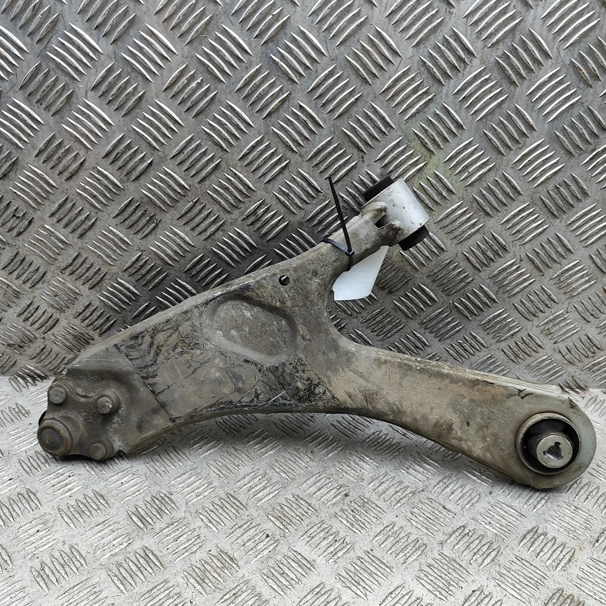 Citroen C4 Front Right Lower Control Arm Front Right Lower Control Arm — CITROEN C4 (X B...