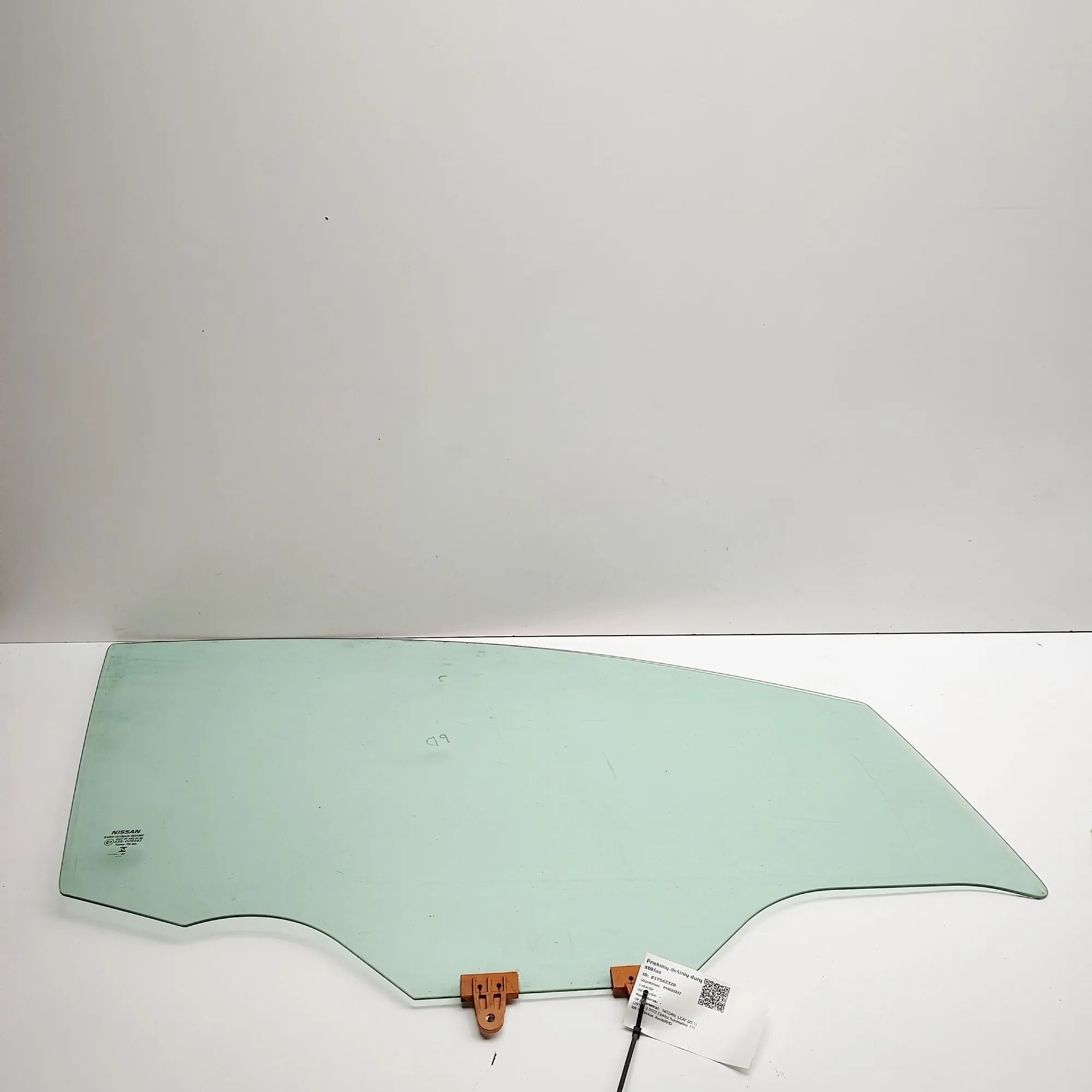 Nissan Leaf Front Right Door Window Front Right Door Window — NISSAN LEAF (ZE1) (20...