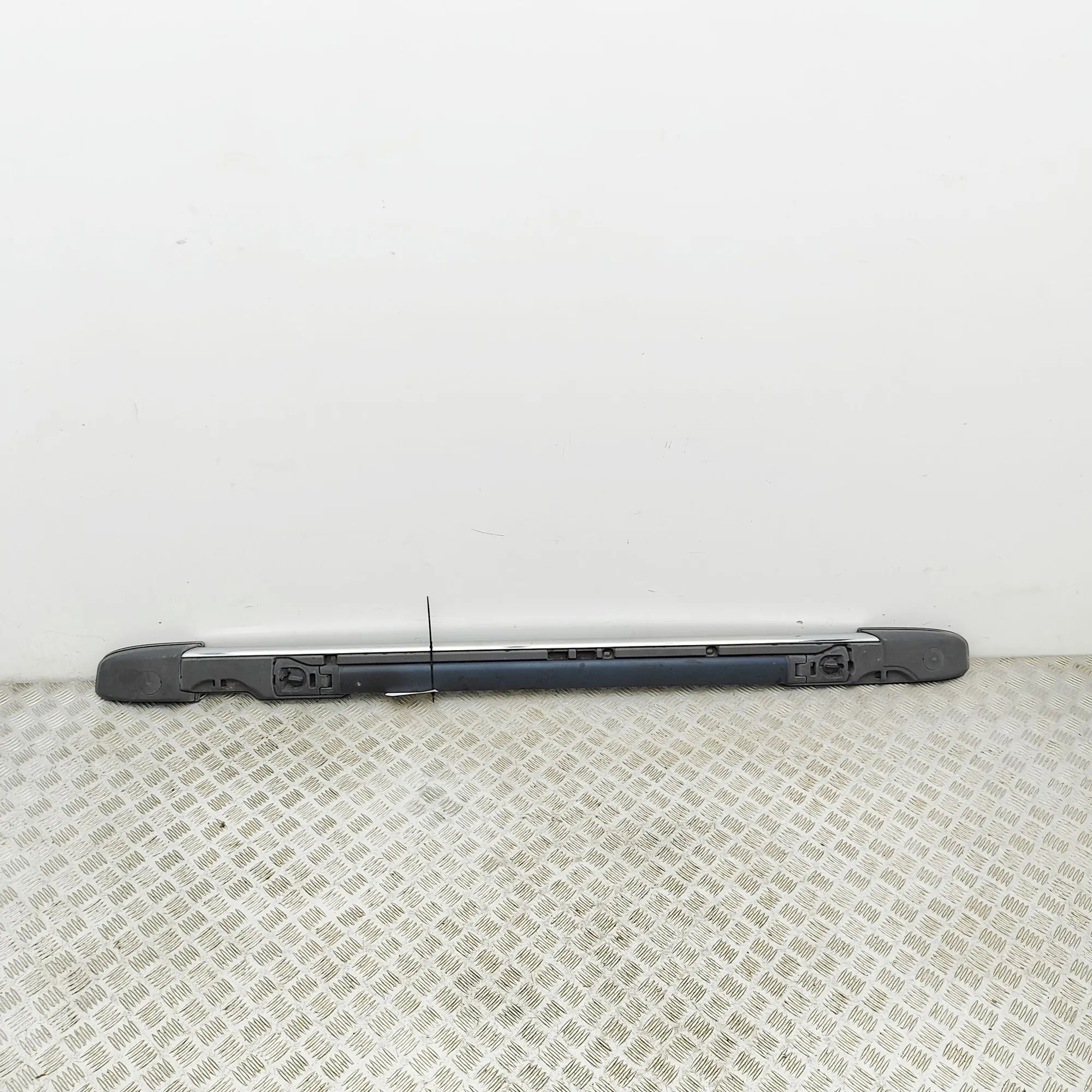 Chrysler Grand Voyager / Town & Country Right Side Roof Rail Right Side Roof Rail — CHRYSLER GRAND (VOYAGER ...