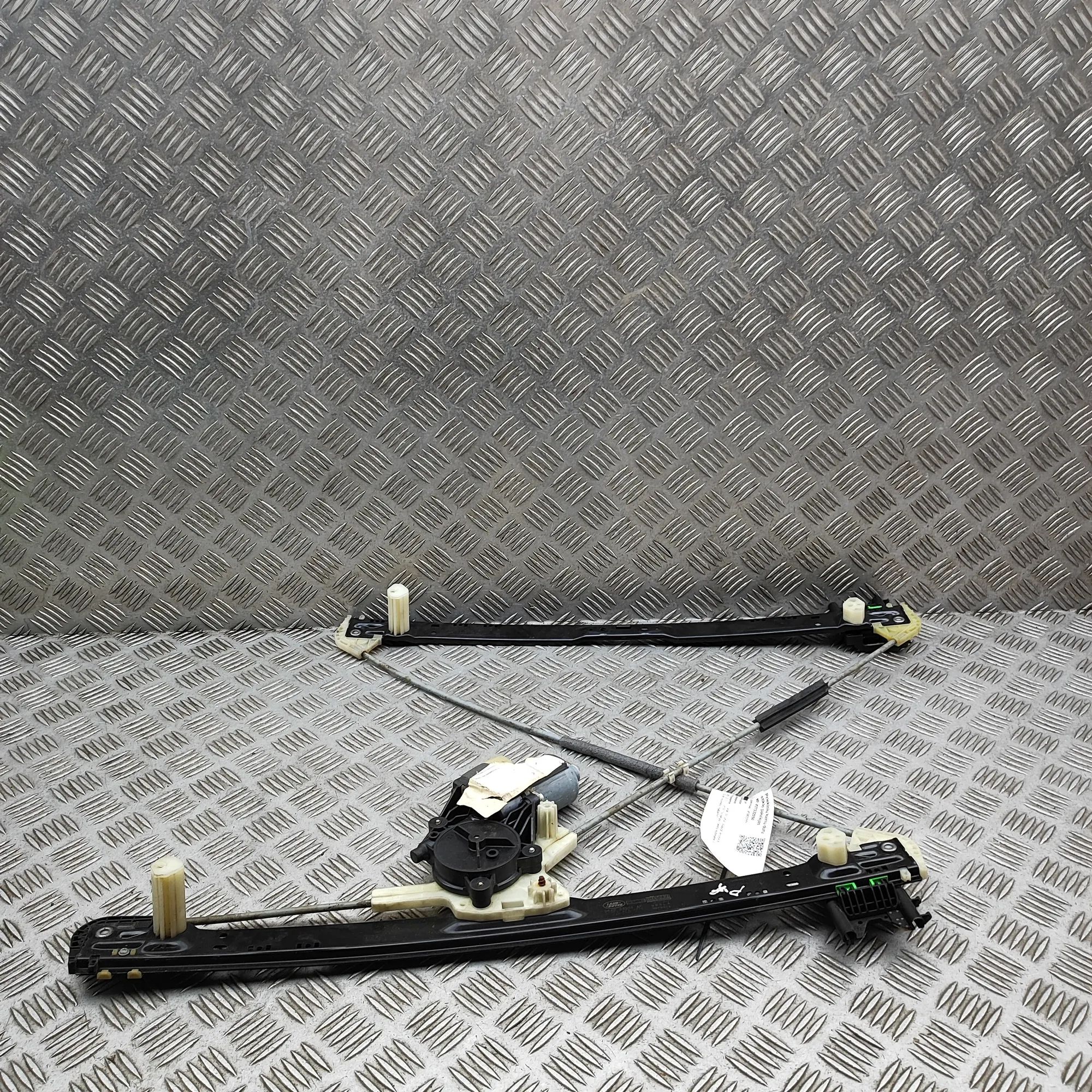 Land Rover Range Rover Sport (L494) Front Left Door Window Regulator Front Left Door Window Regulator — LAND ROVER R...