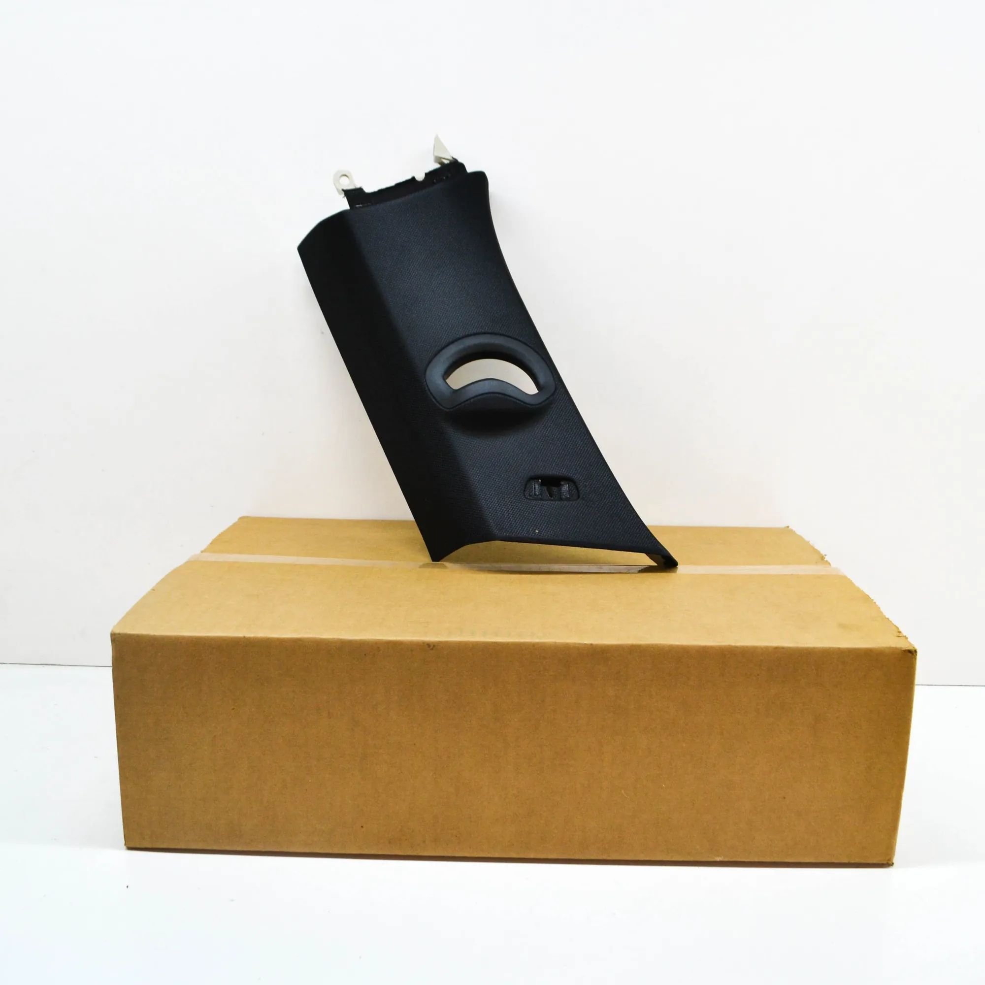 BMW X5 (G05) Right Side Pillar Trim Right Side Pillar Trim — BMW X5 (G05) (2018-......
