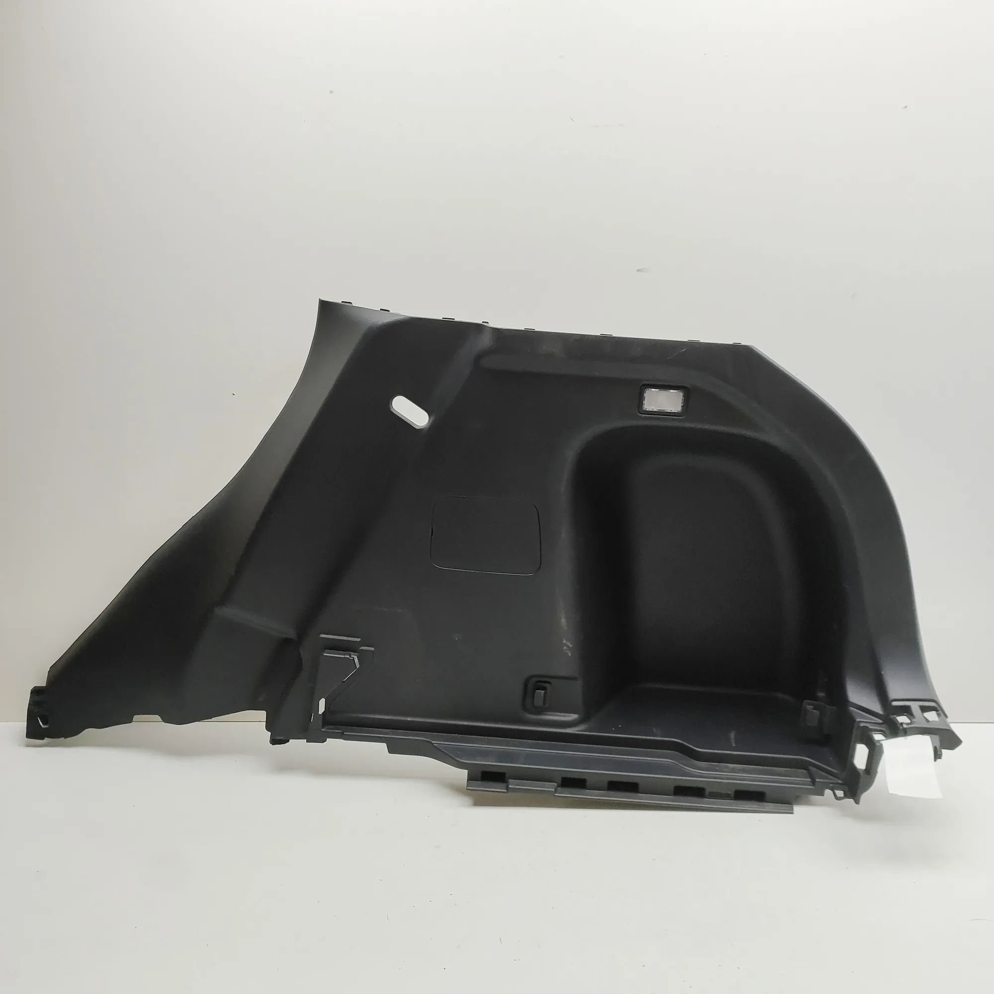 Honda HR-V / e:Ny1 Right Side Trunk Trim