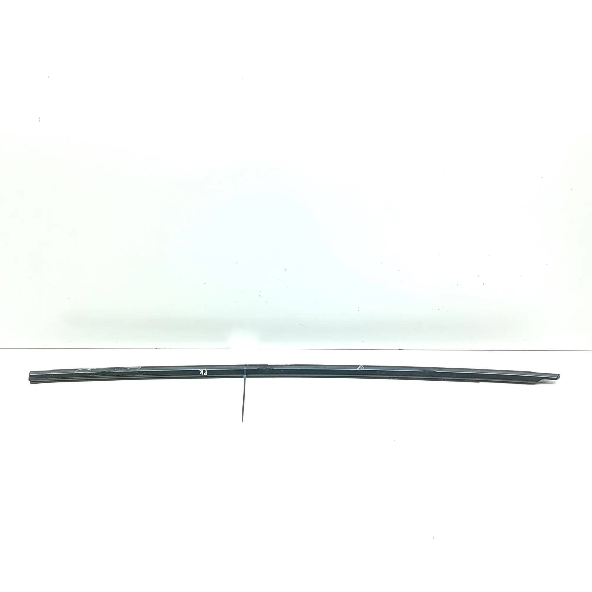 Porsche Taycan Door window strip — front left Door window strip — front left — PORSCHE TAYCAN...
