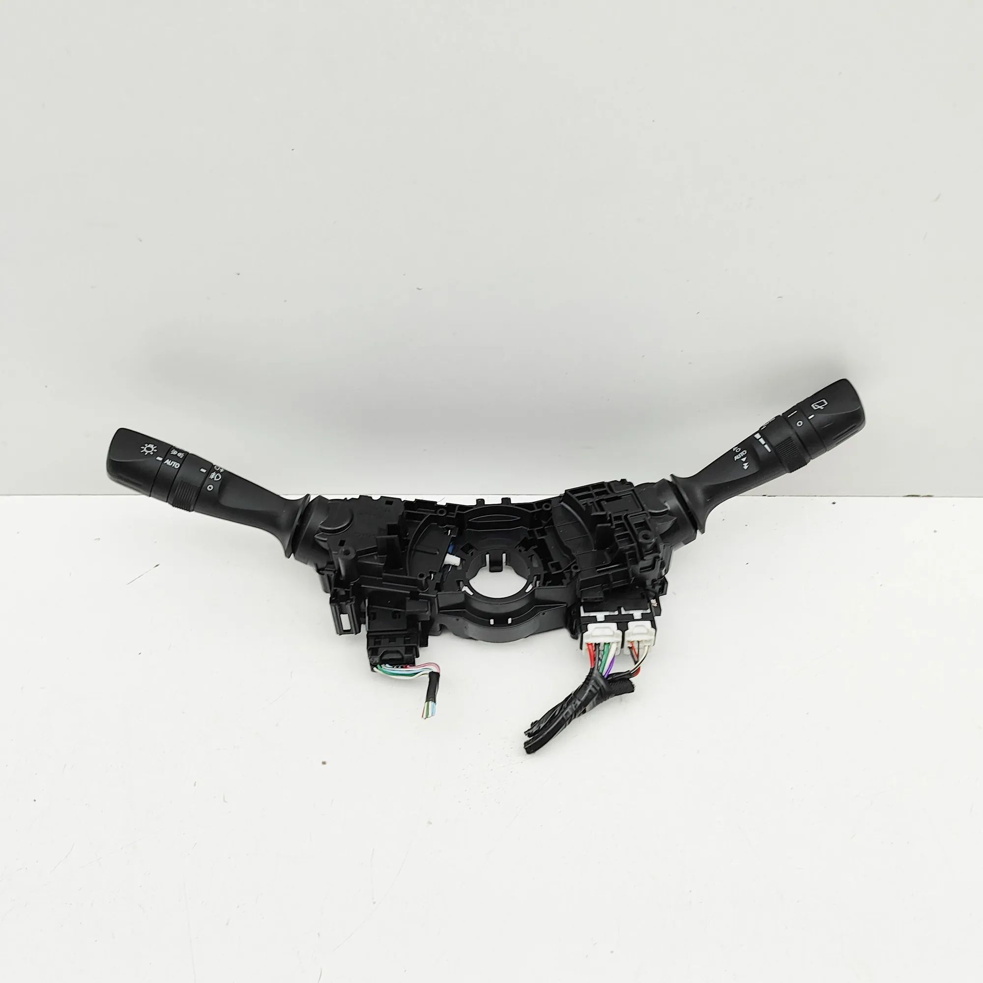Toyota Land Cruiser 150 Indicator Wiper Stalk Switch Indicator Wiper Stalk Switch — TOYOTA LAND CRUI...