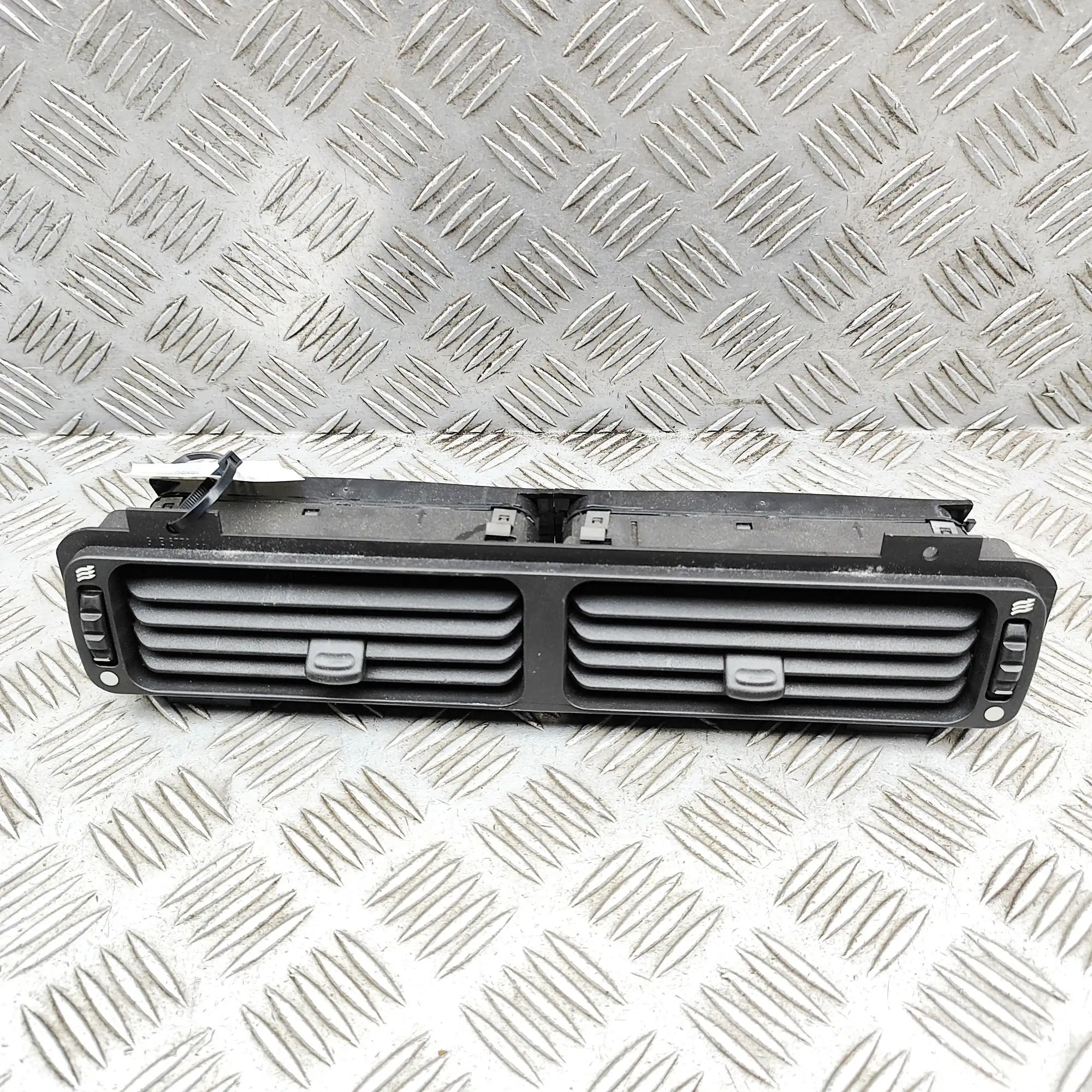 Jaguar XK Dashboard Air Vents Dashboard Air Vents — JAGUAR XK (8 Coupe X100) ...
