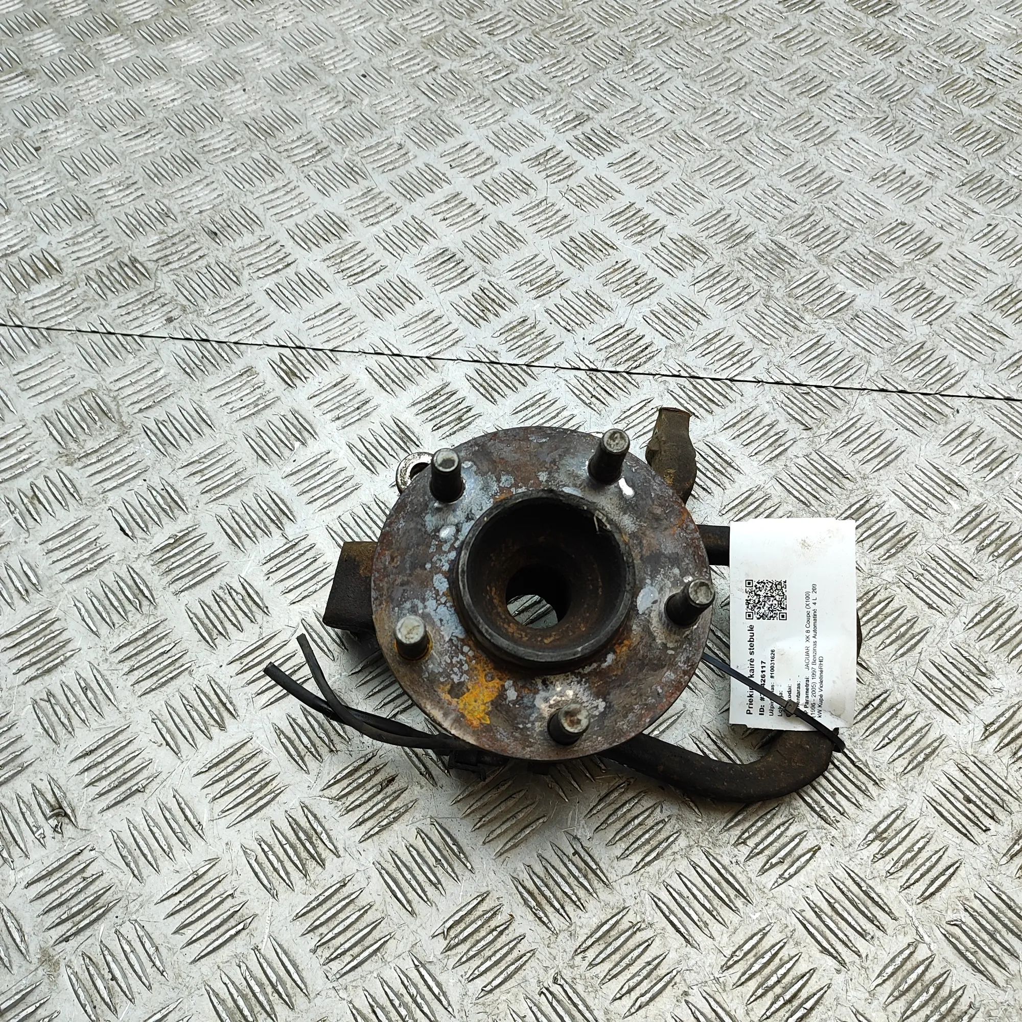 Jaguar XK Front Left Wheel Hub Front Left Wheel Hub — JAGUAR XK (8 Coupe X100)...