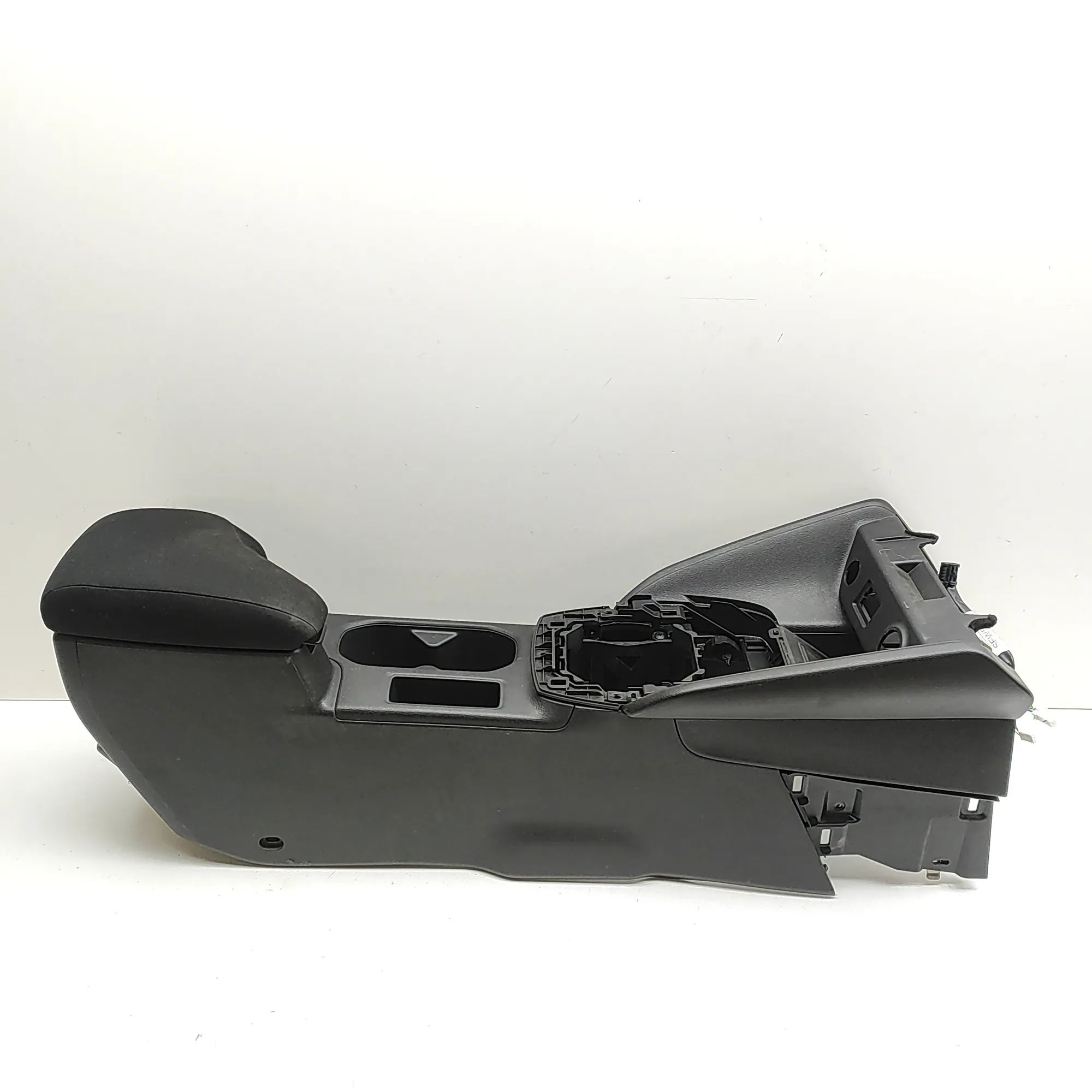 Nissan Leaf center console center Console — NISSAN LEAF (ZE1) (2017-...) —...