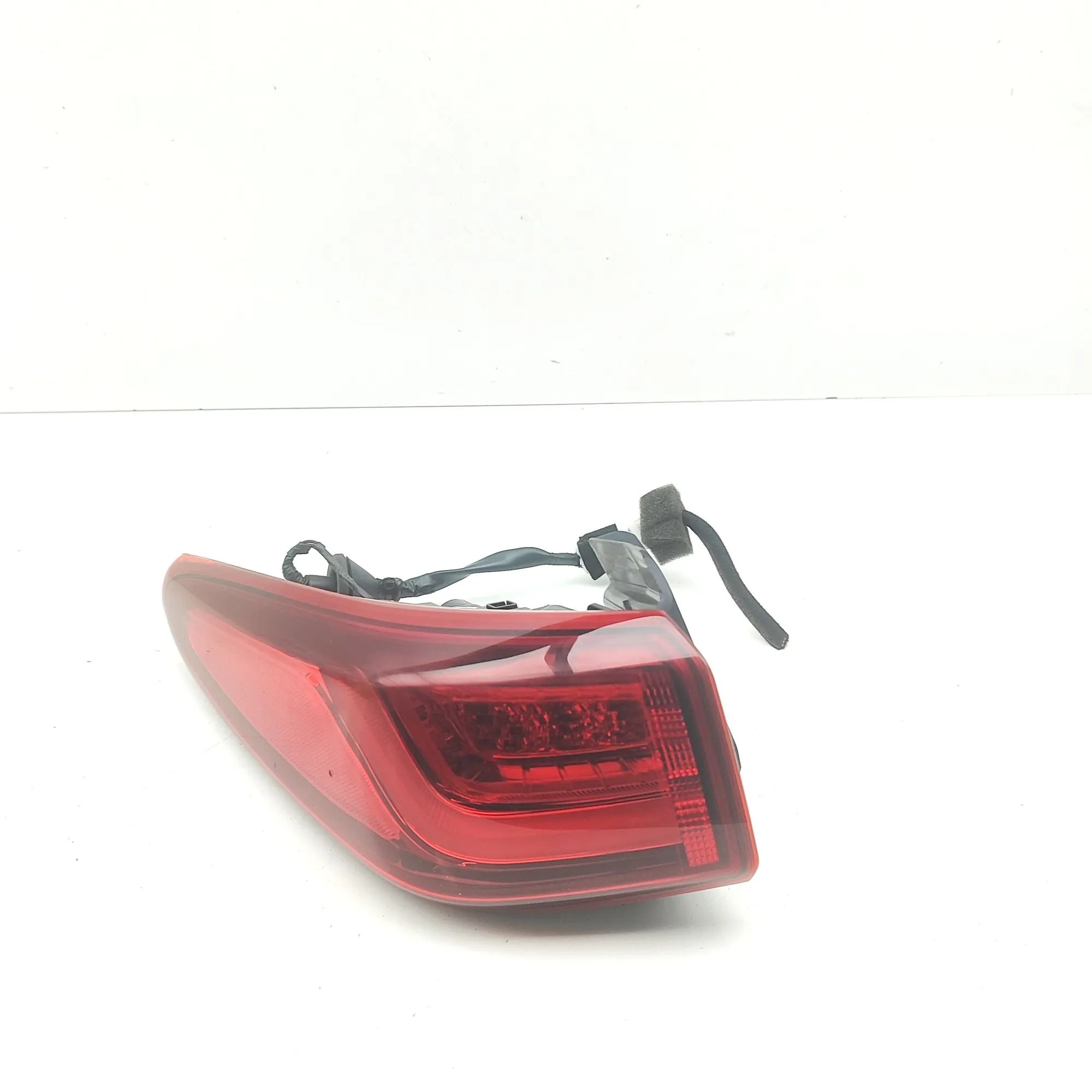 Hyundai Kona Rear Left Tail Light Rear Left Tail Light — HYUNDAI KONA (2017-...) ...