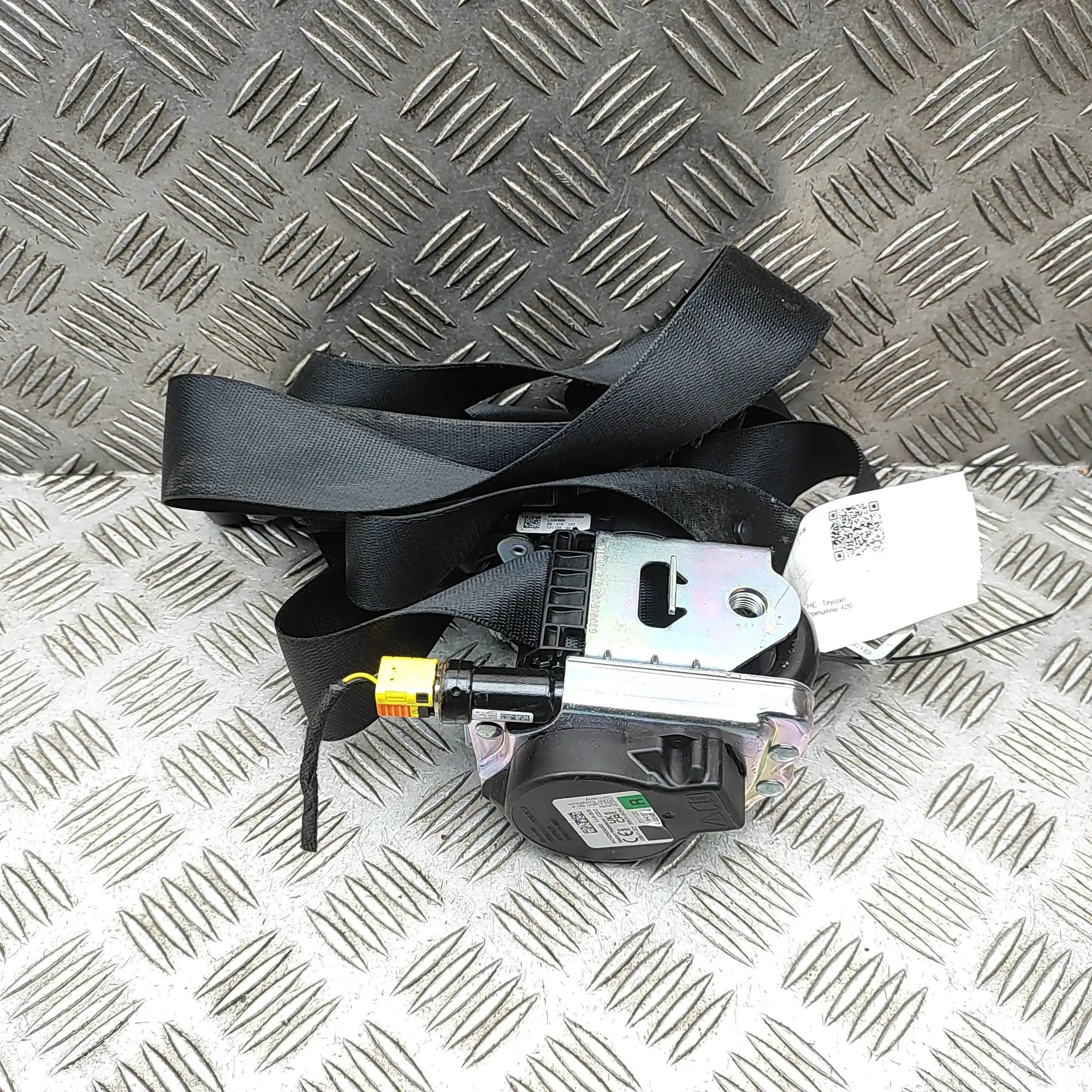 Porsche Taycan Front Right Seatbelt Front Right Seatbelt — PORSCHE TAYCAN (2019-......