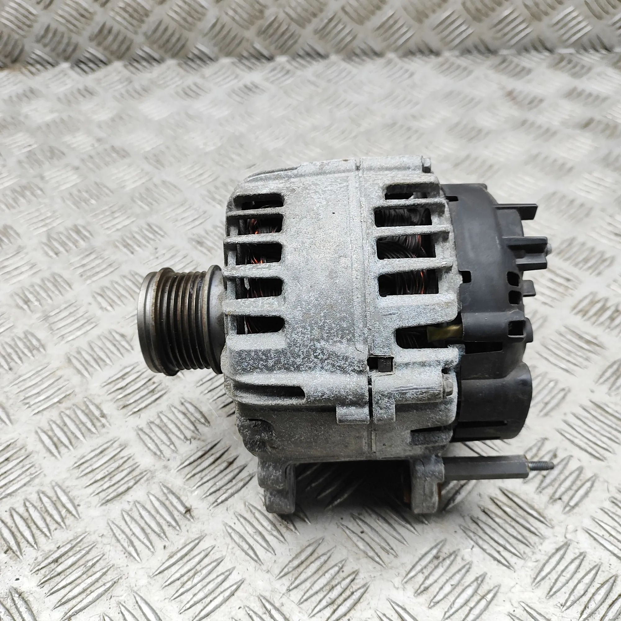 Audi Q3 (F3) Alternator Alternator — AUDI Q3 (F3) (2018-...) — 04L90302...