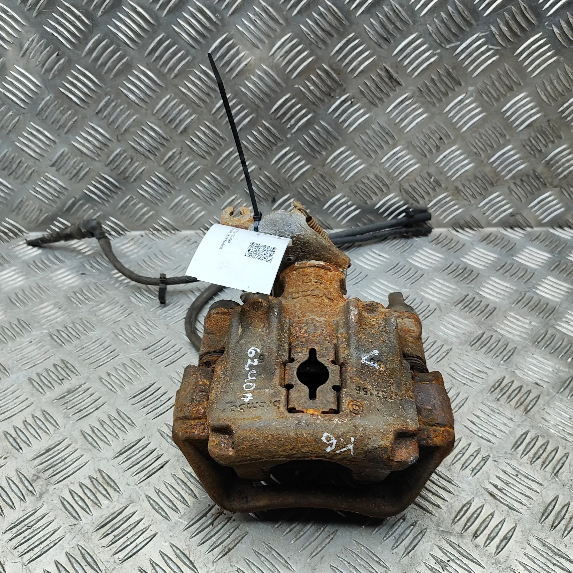 Iveco Daily Brake caliper — rear left Brake caliper — rear left — IVECO DAILY (VI Van...