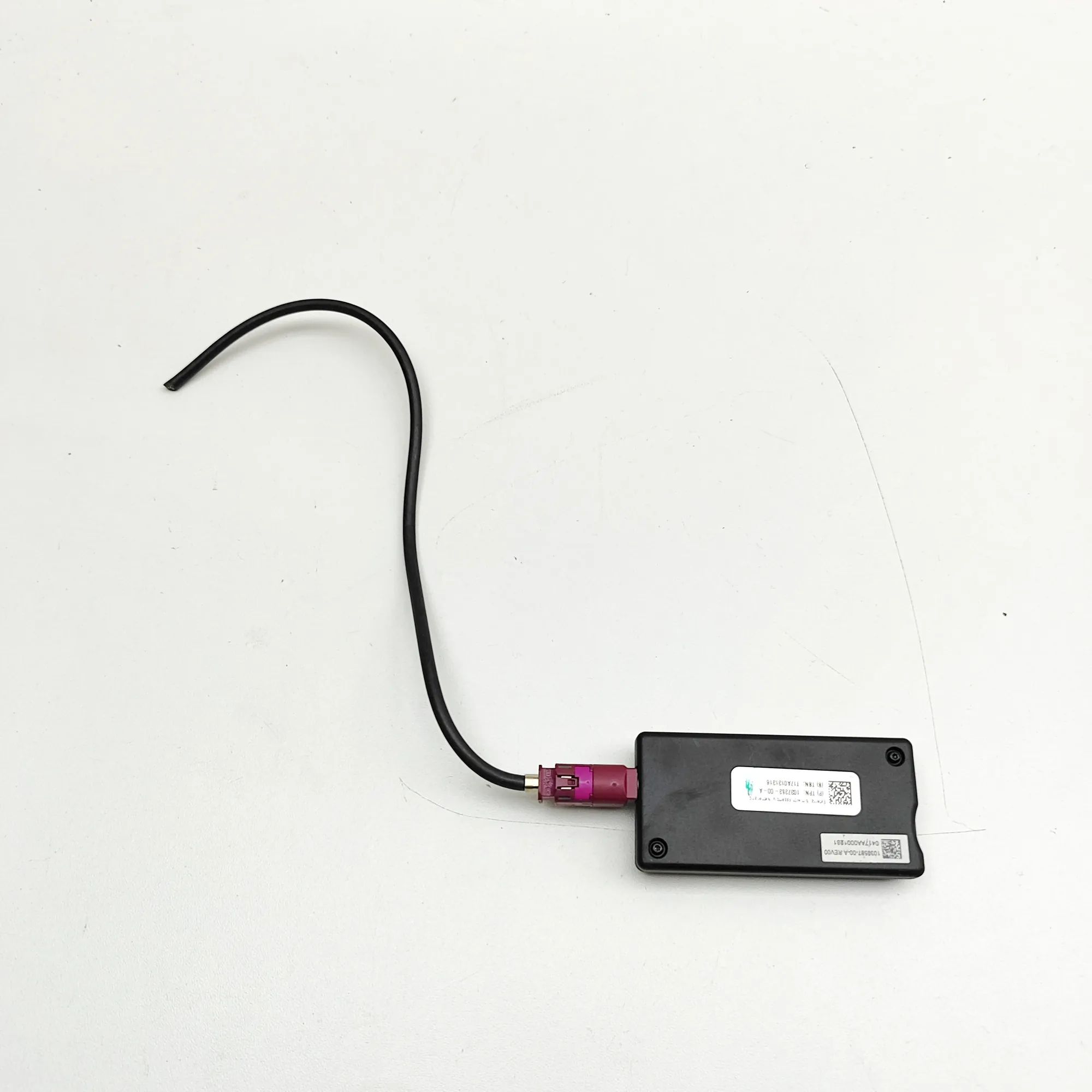Tesla Model X Antenna Amplifier Antenna Amplifier — TESLA MODEL X (2013-...) — ...