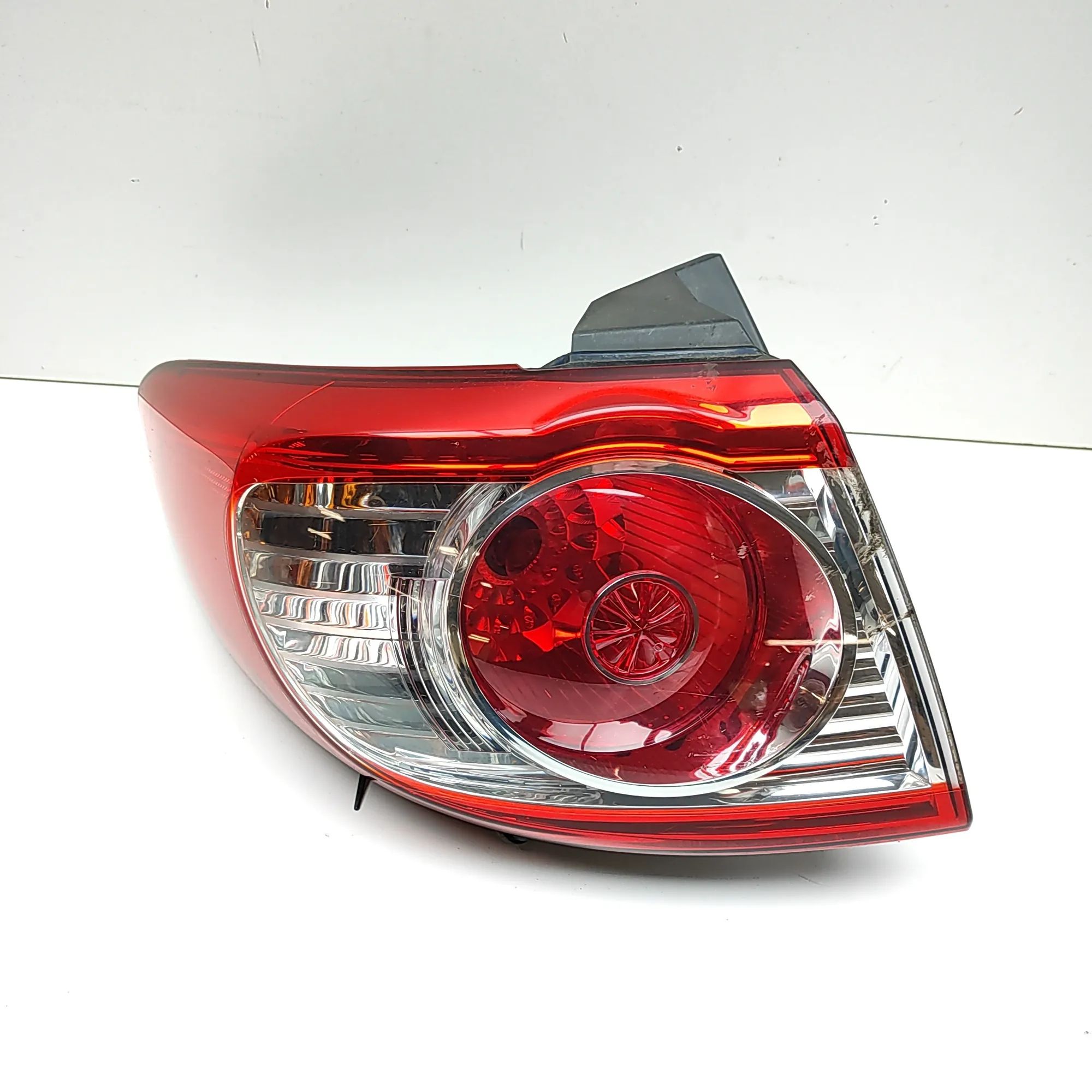 Hyundai Santa Fe Rear Left Tail Light Rear Left Tail Light — HYUNDAI SANTA (FÉ II CM)...