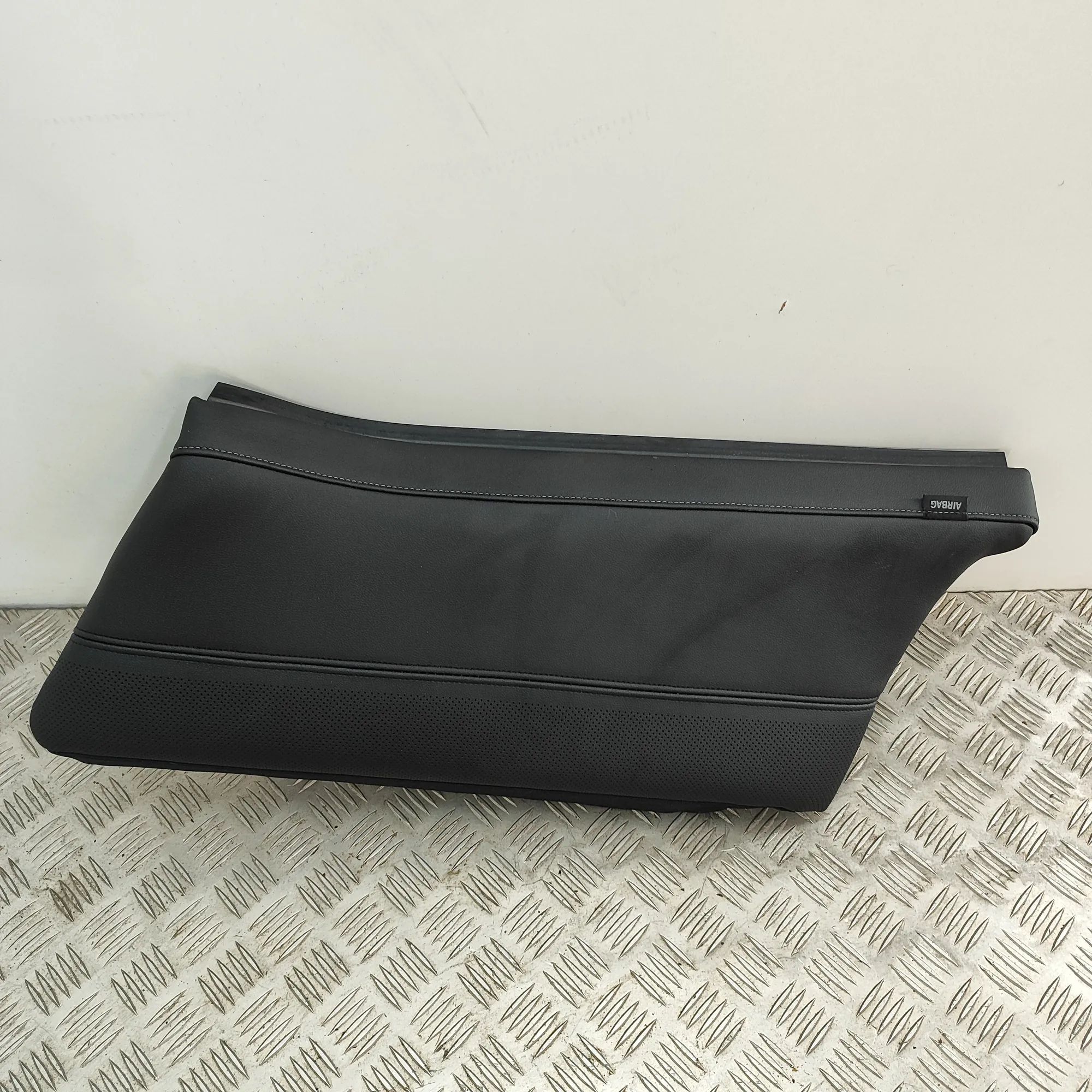 BMW iX (I20) Rear Left Seat Trim Rear Left Seat Trim — BMW IX (I20) (2021-...) —...