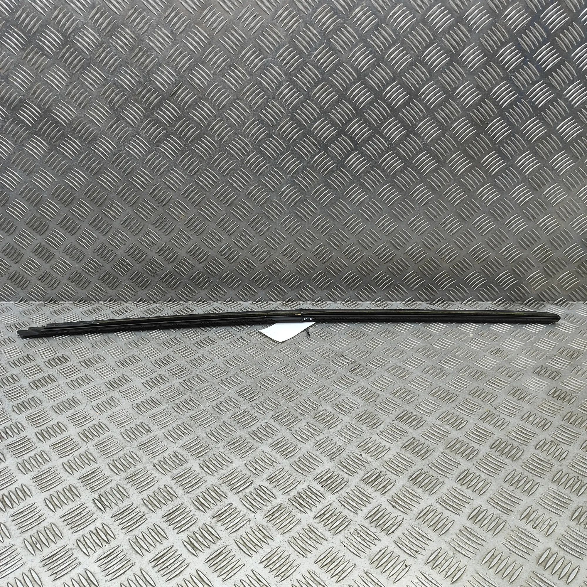 Porsche Taycan Door window strip — front left Door window strip — front left — PORSCHE TAYCAN...