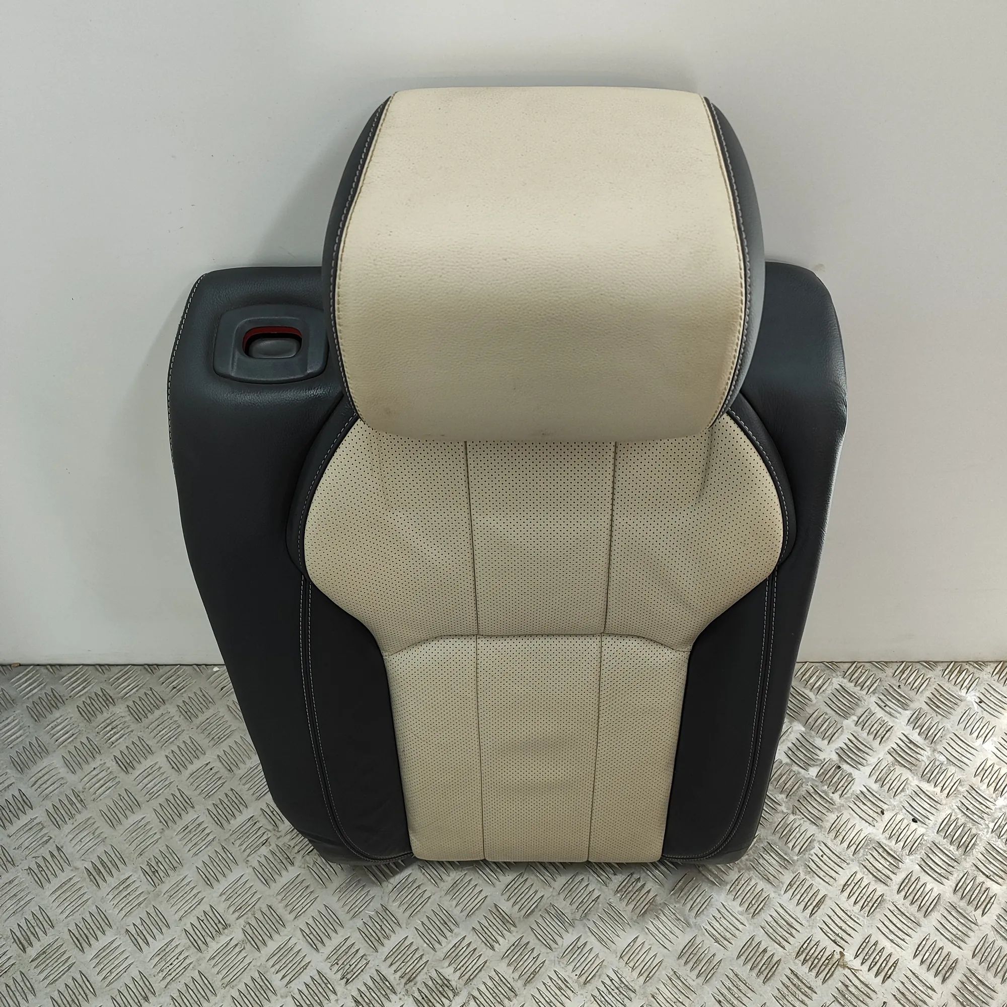 Land Rover Range Rover Evoque Rear seat Rear seat — LAND ROVER RANGE ROVER EVOQUE (L538...