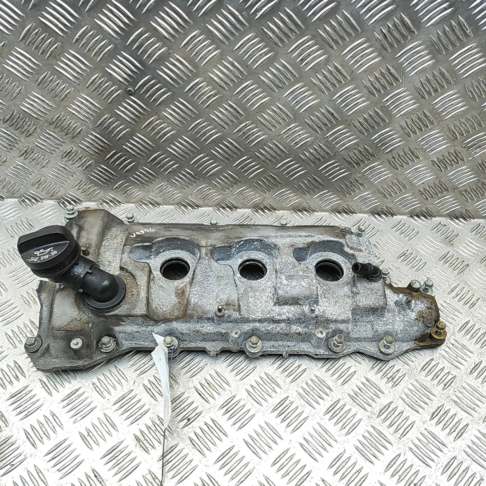 Chevrolet Camaro Valve Cover — left Valve Cover — left — CHEVROLET CAMARO (2009-201...