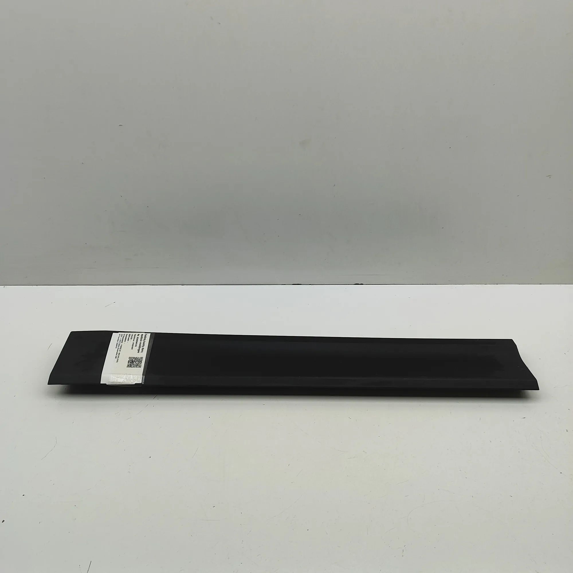 Porsche Macan (XAB) Lower door moulding — rear left Lower door moulding — rear left — PORSCHE MACAN...