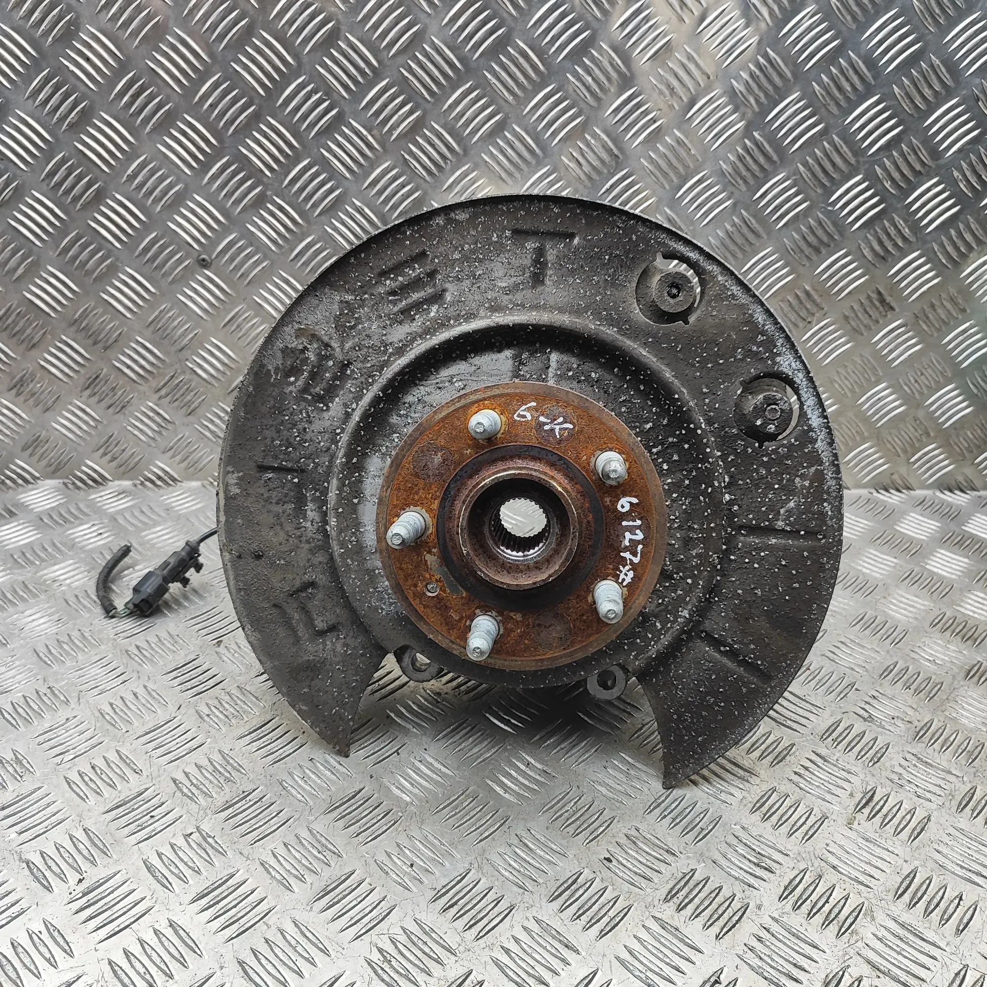 Tesla Model X Rear Left Wheel Hub Spindle Rear Left Wheel Hub Spindle — TESLA MODEL X (20...