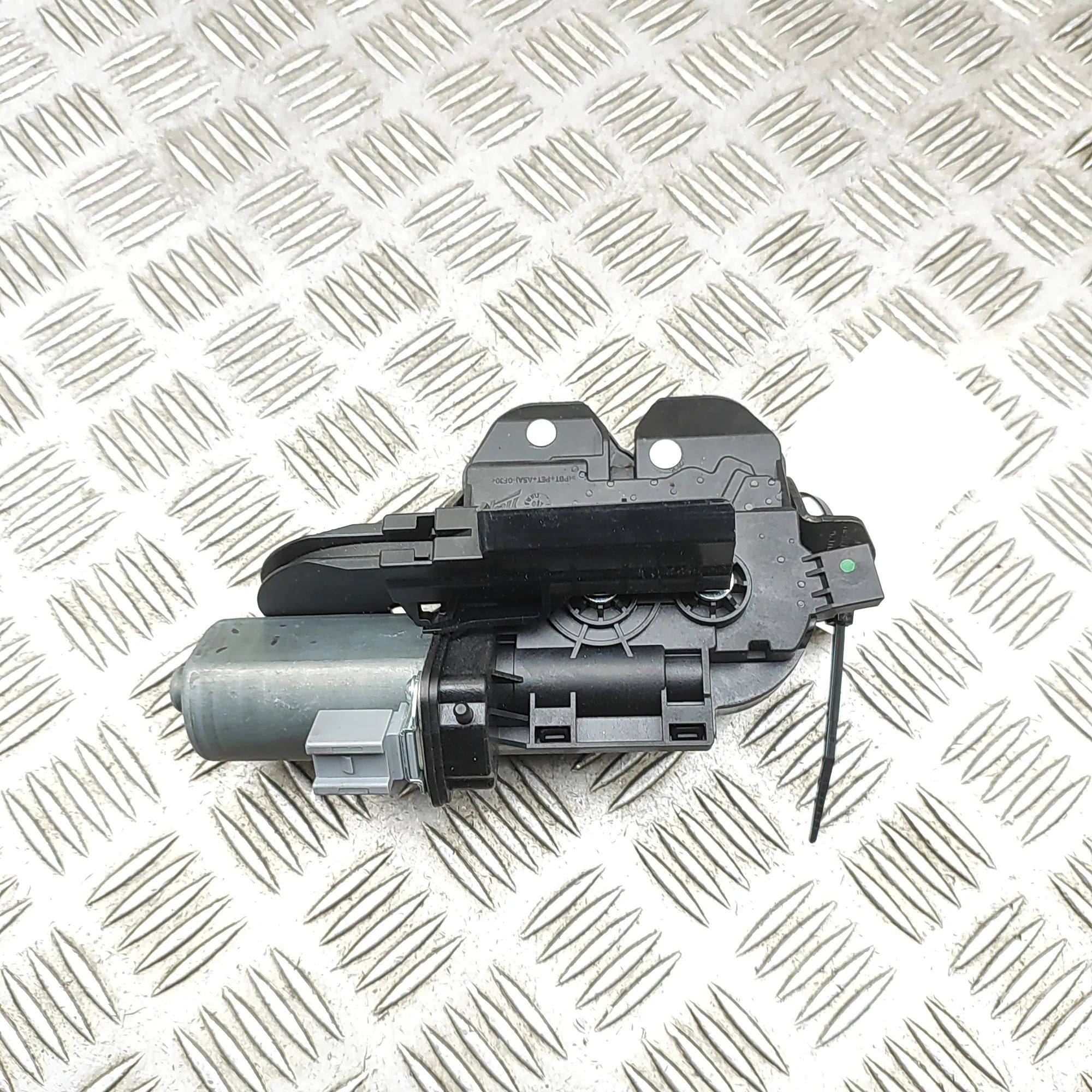 Porsche Macan Tailgate Boot Lock Tailgate Boot Lock — PORSCHE MACAN (DKN) (2019-...