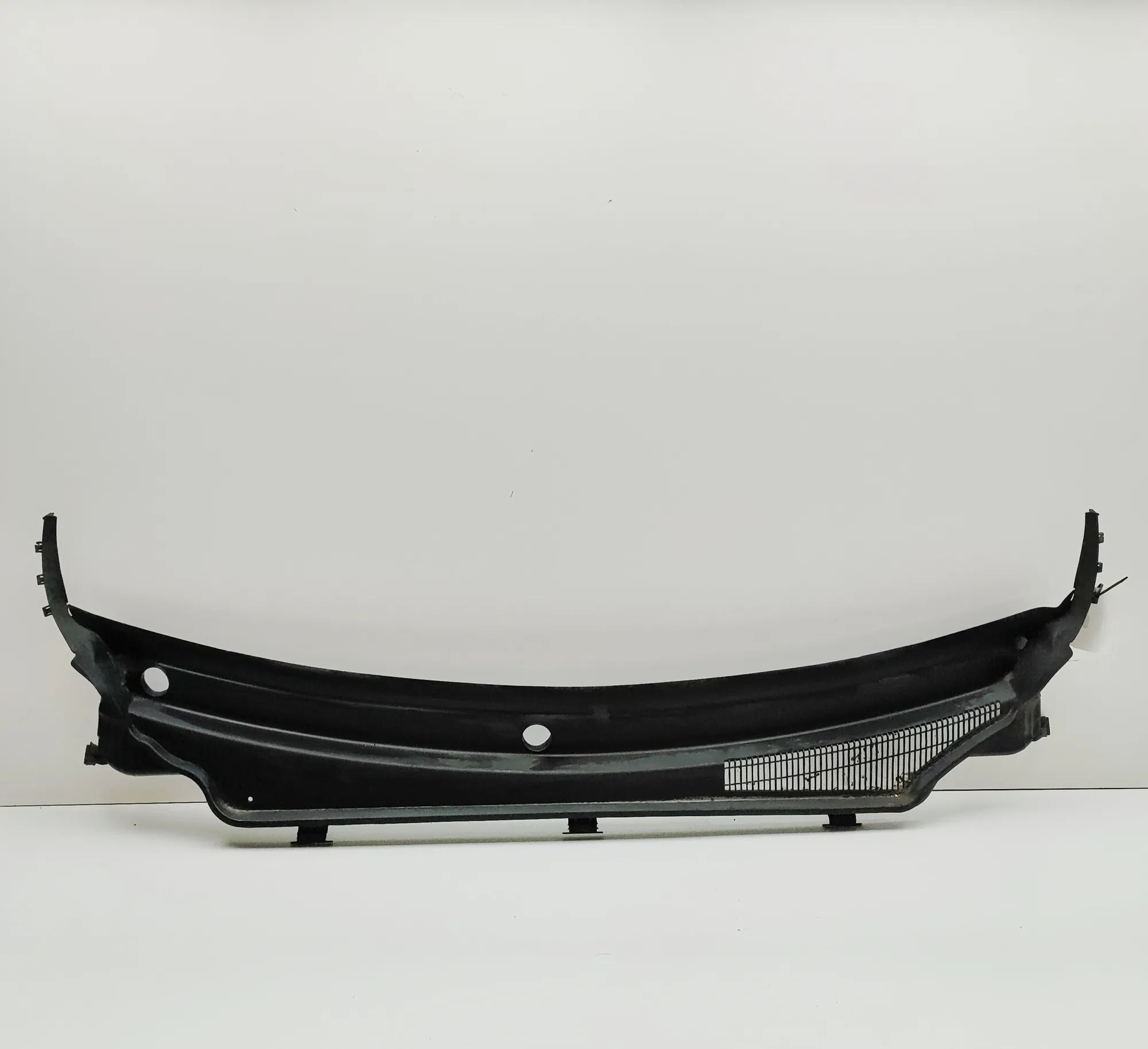 Jeep Grand Cherokee (WK) Front Wiper Cowl Trim Front Wiper Cowl Trim — JEEP GRAND CHEROKEE (IV...