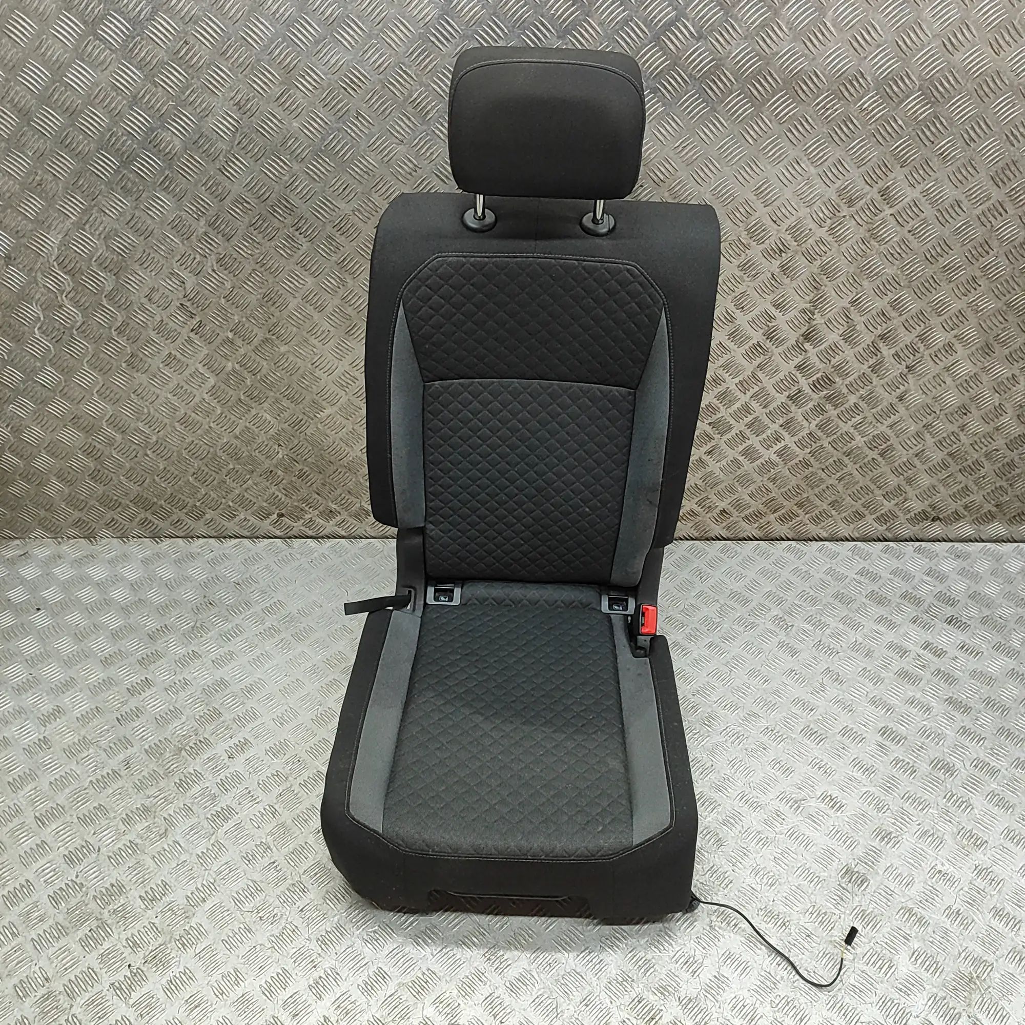 Volkswagen Tiguan Tagaiste (kompl.) Rear seat — VW TIGUAN (AD1) (2016-...) — 5NA885...