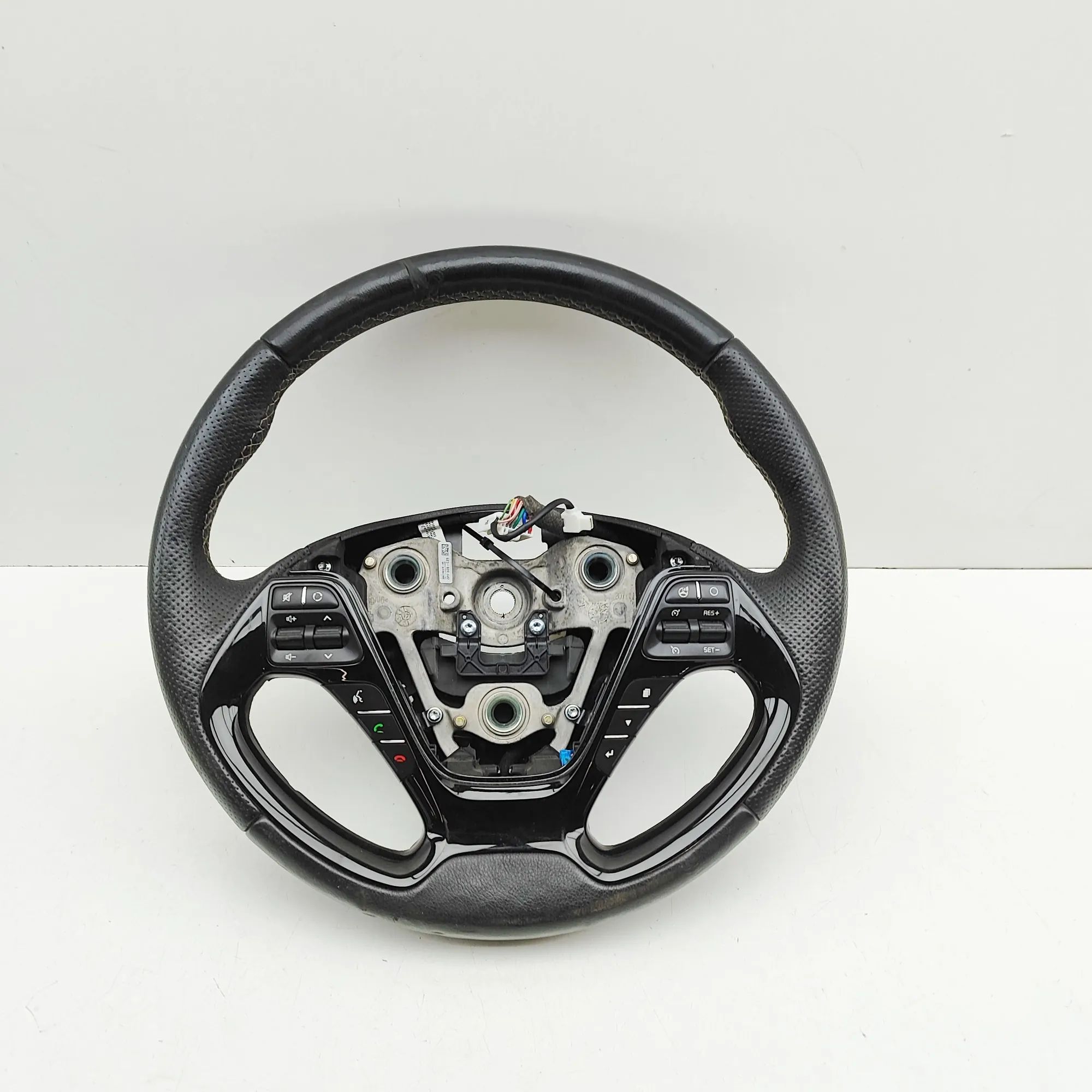 Kia Ceed (CD) steering wheel Steering Wheel — KIA CEE`D (Sportswagon JD) (20...