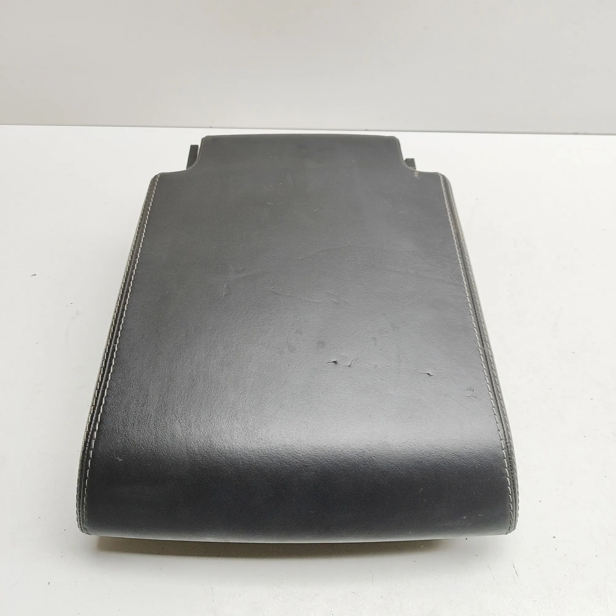 Land Rover Discovery Käsinoja Armrest — LAND ROVER DISCOVERY (V L462) (2016-....