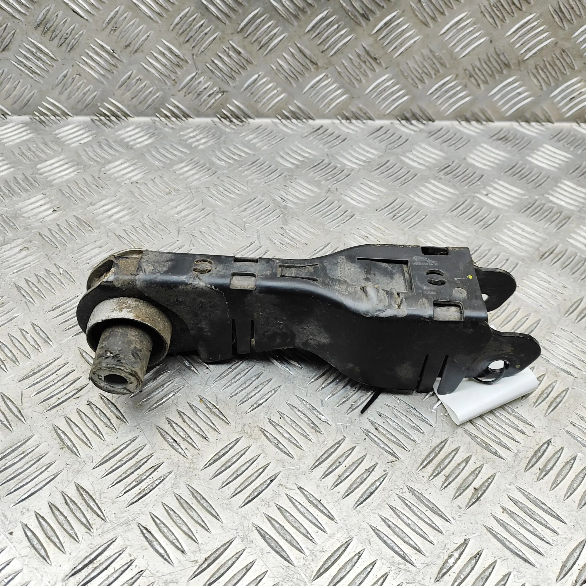 Land Rover Range Rover Evoque Control arm — rear left Control arm — rear left — LAND ROVER RANGE ROVE...