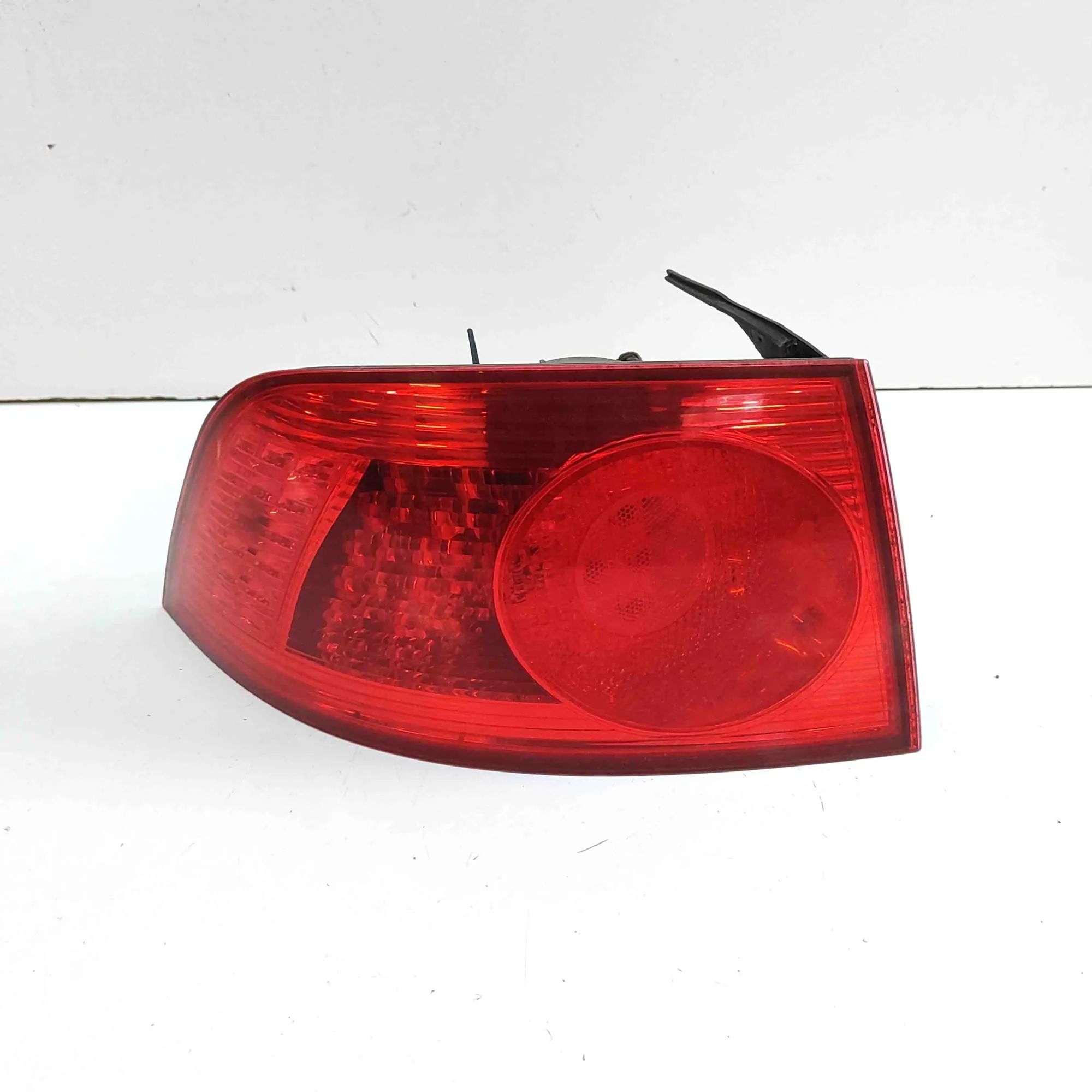 Volkswagen Phaeton Rear Left Tail Light Rear Left Tail Light — VW PHAETON (3D_) (2002-2...