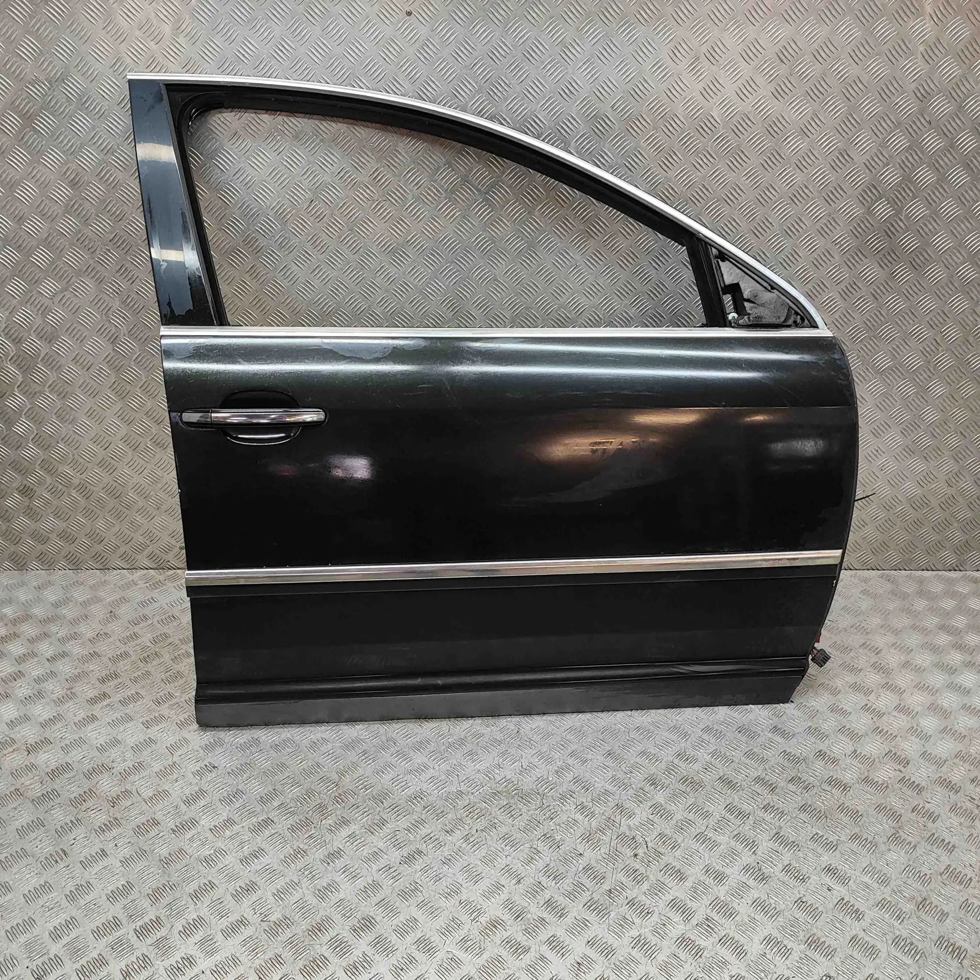Volkswagen Phaeton Door — front right Door — front right — VW PHAETON (3D_) (2002-201...