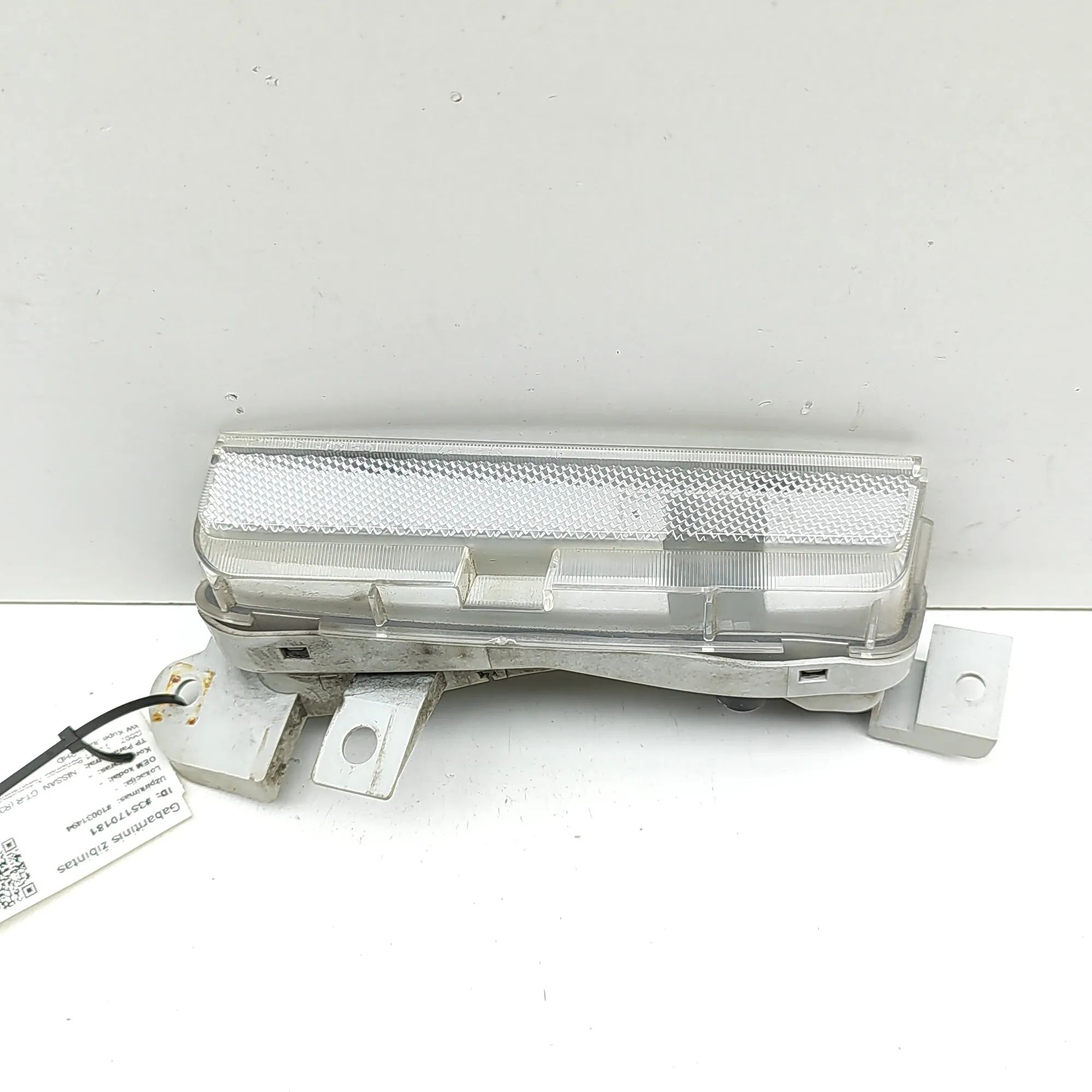 Nissan GT-R Bumper reflector — rear left Bumper reflector — rear left — NISSAN GT-R (R35...