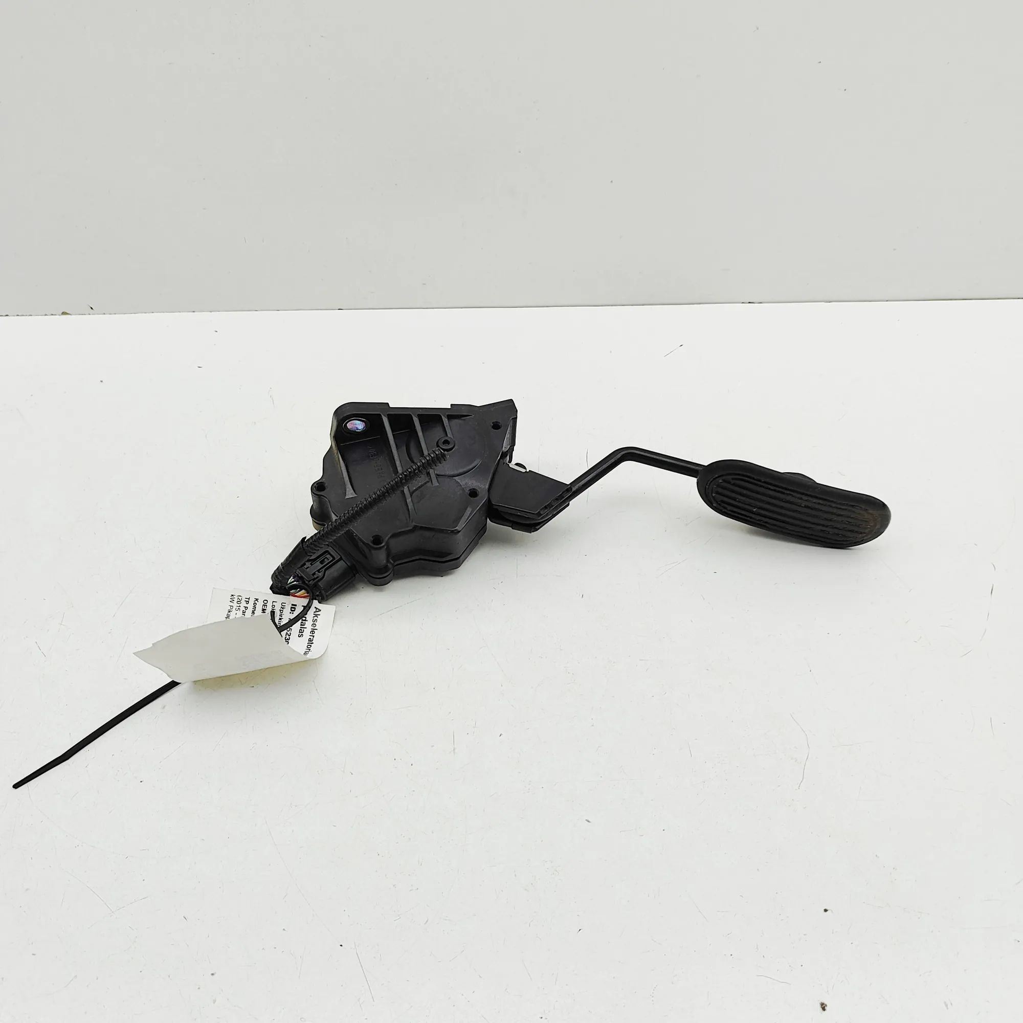 Toyota Hilux Throttle Pedal Throttle Pedal — TOYOTA HILUX (VIII Pick-up _N1...