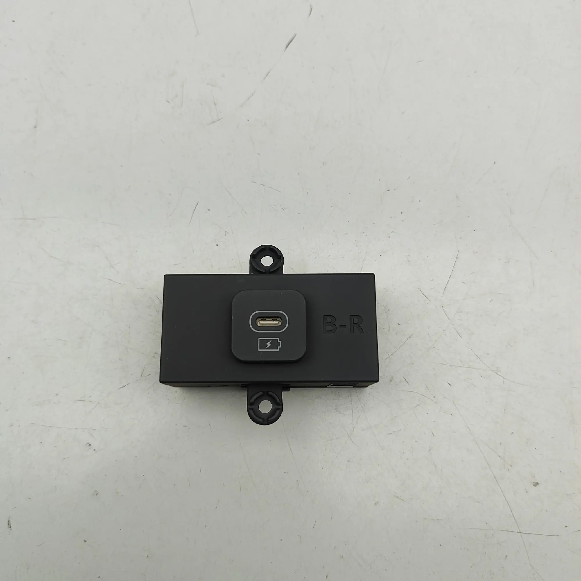 Kia EV9  USB USB — KIA EV9 (MV) (2023-...) — 96125-D0310DFS,...