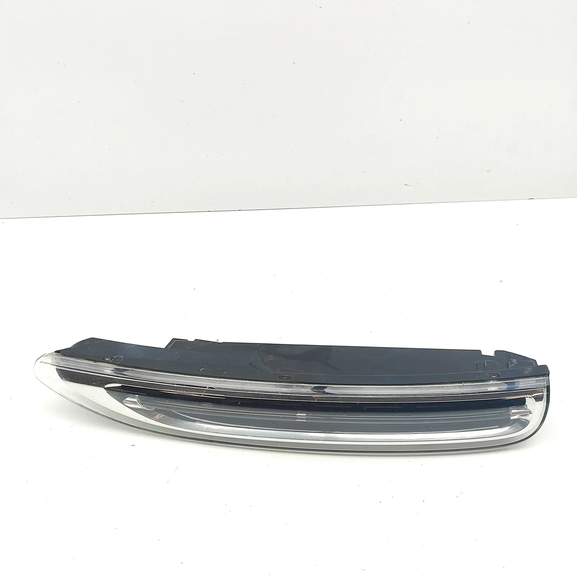 Porsche Cayenne Front Right Fog Light Front Right Fog Light — PORSCHE CAYENNE (92A) (...
