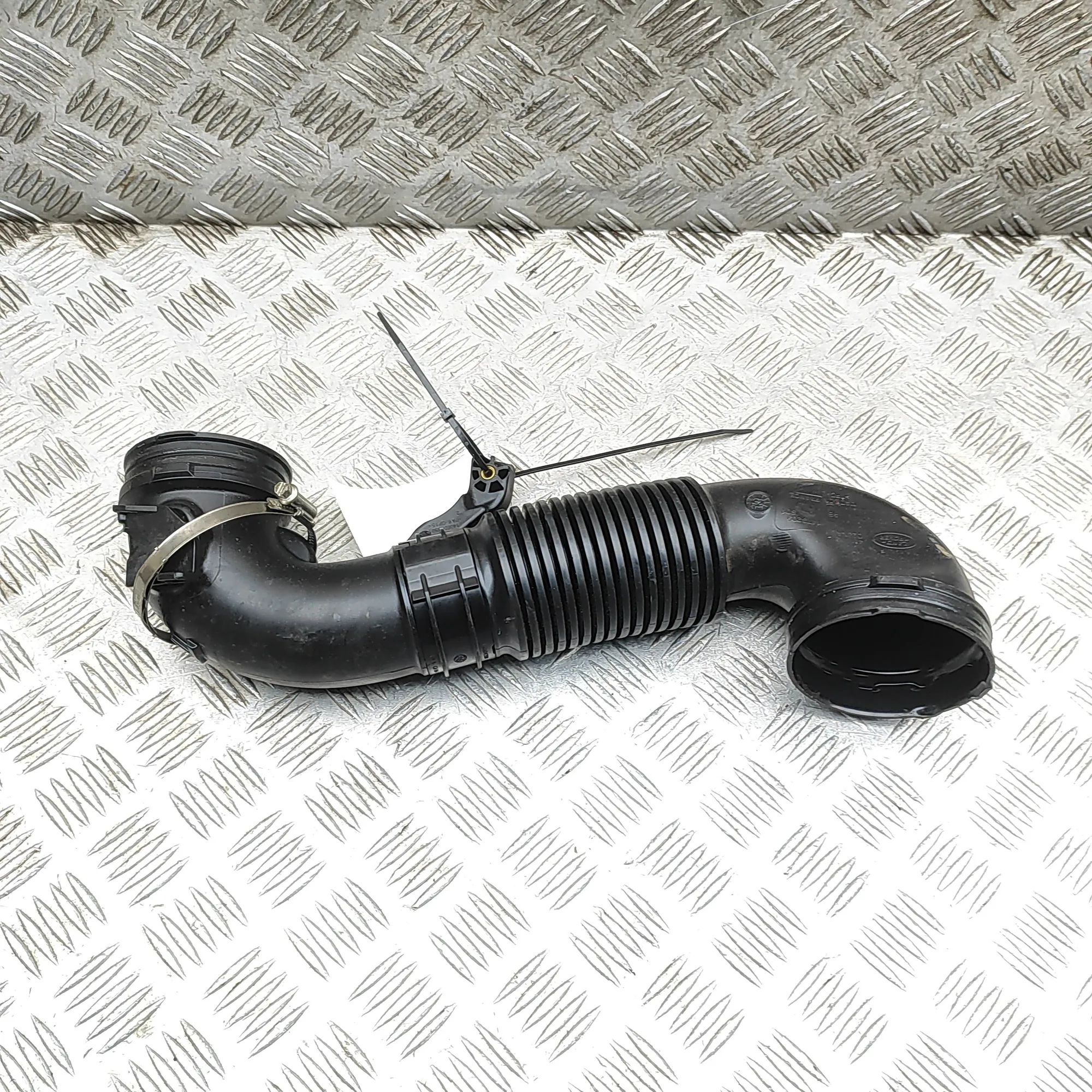 Land Rover Range Rover Evoque Air Intake Tube Air Intake Tube — LAND ROVER RANGE ROVER EVOQUE...