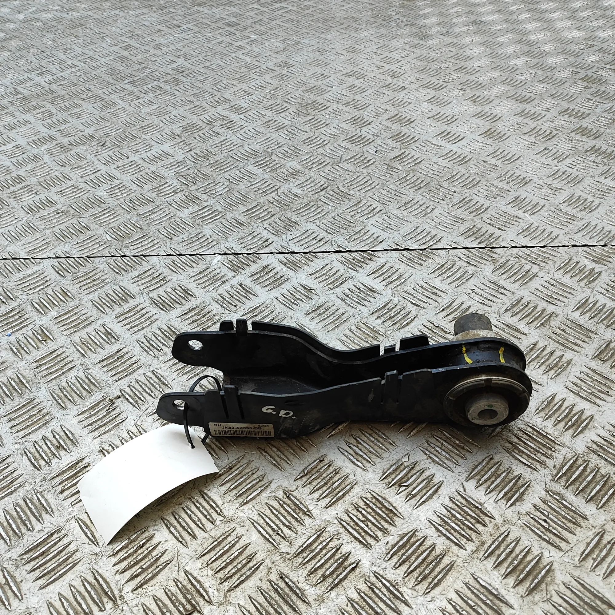 Land Rover Range Rover Evoque Control arm — rear right Control arm — rear right — LAND ROVER RANGE ROV...