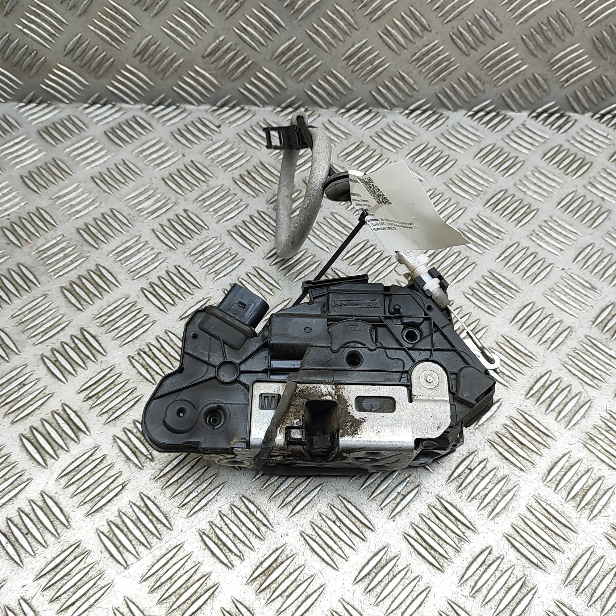 Volkswagen Transporter (T6, Caravelle, Multivan) Door lock — front left Door lock — front left — VW TRANSPORTER (VI T6 ...